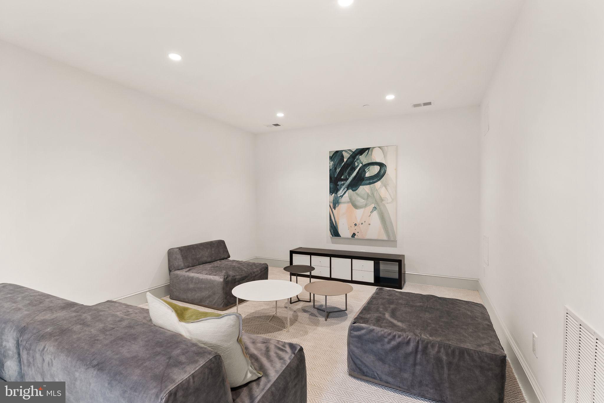 GARRETT PARK - Residential