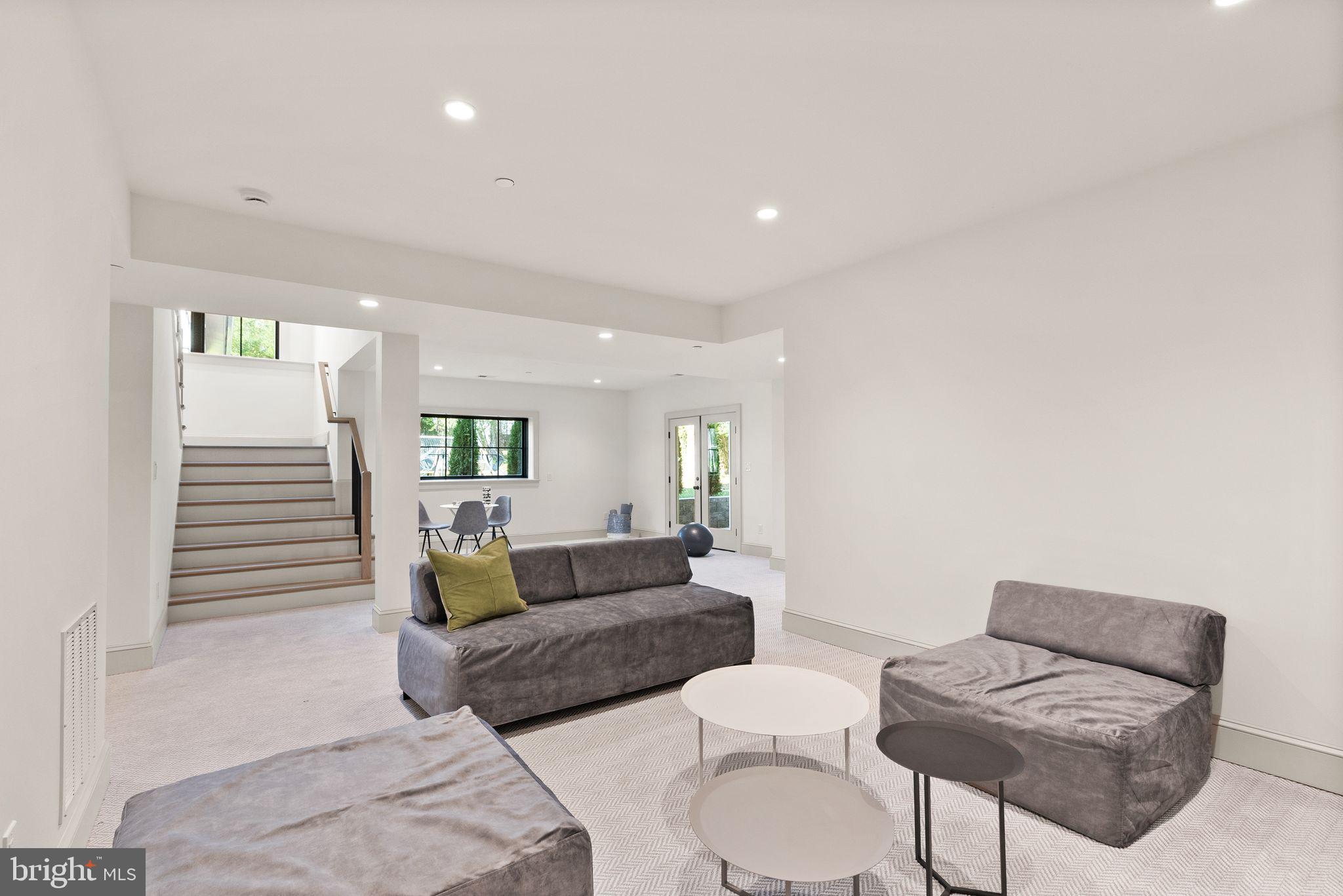 GARRETT PARK - Residential