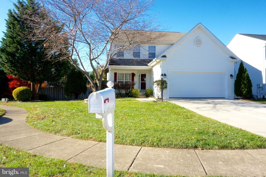 One of a kind stunning home in a culdesac, 3 finished levels, 4bed 3.5baths Gorgeous Upgraded Gourmet Kitchen with tile back splash, Huge Family Room with FirePlace, formal dinning, formal living room, Open Layout Concept, In-law suite in basement, with wet bar, Walk Out to a Large Deck over looking a Fascinating Fenced Backyard! Walk Out Basement, leading to Picnic area! Won't last long!