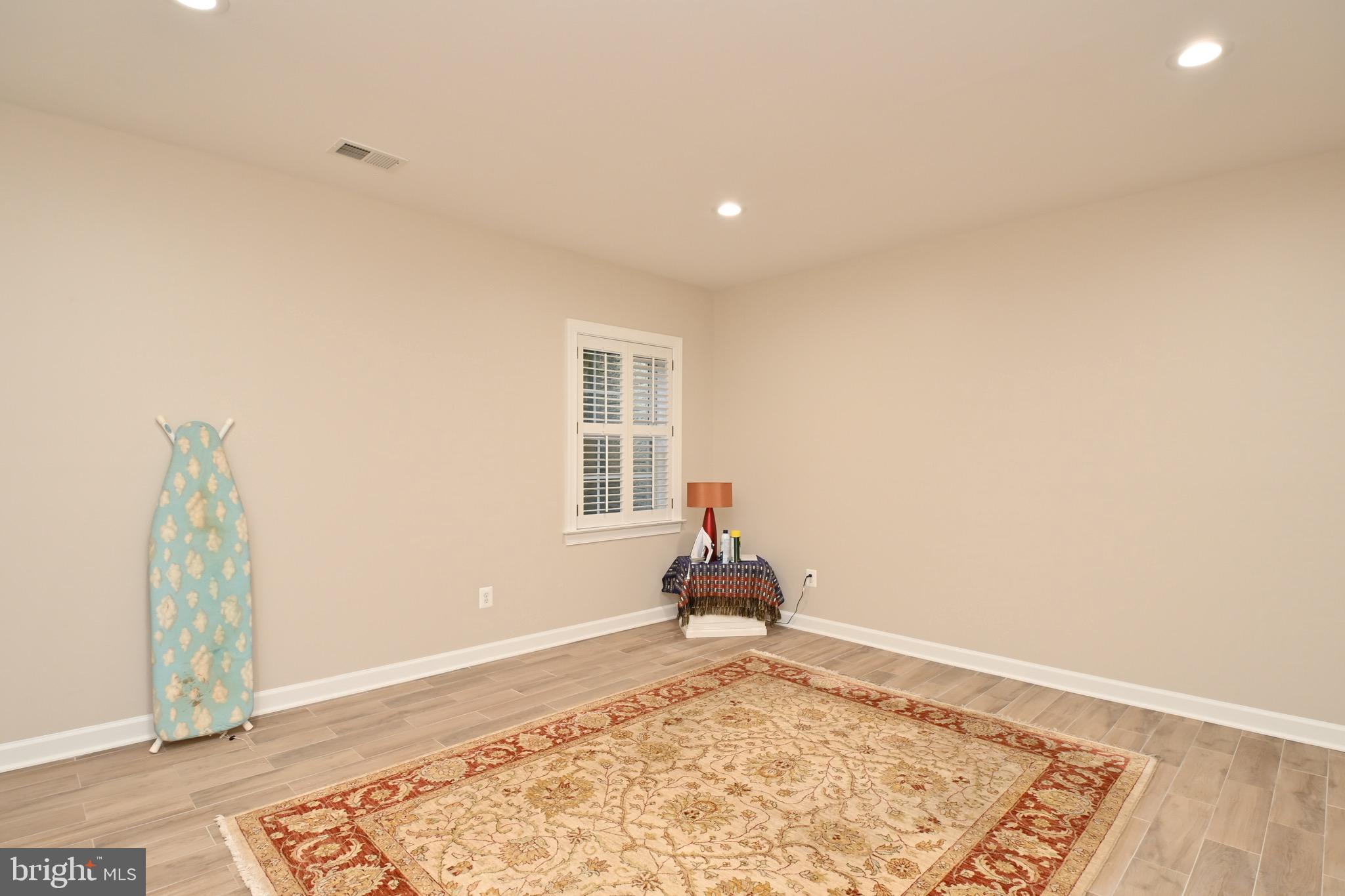 LAKE BARCROFT - Residential Lease