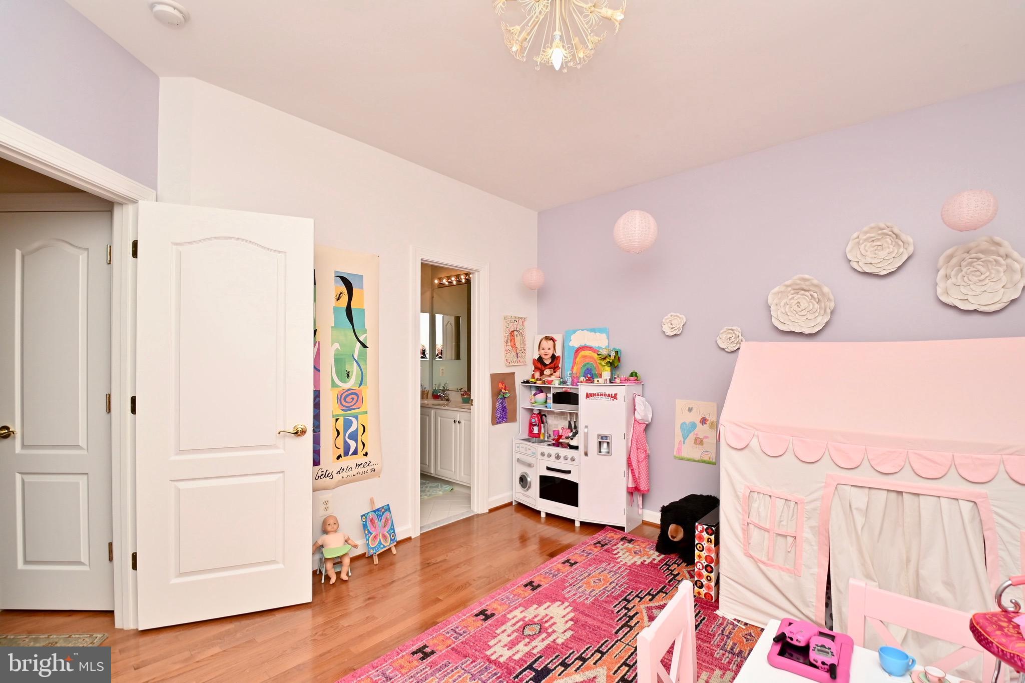 LAKE BARCROFT - Residential Lease