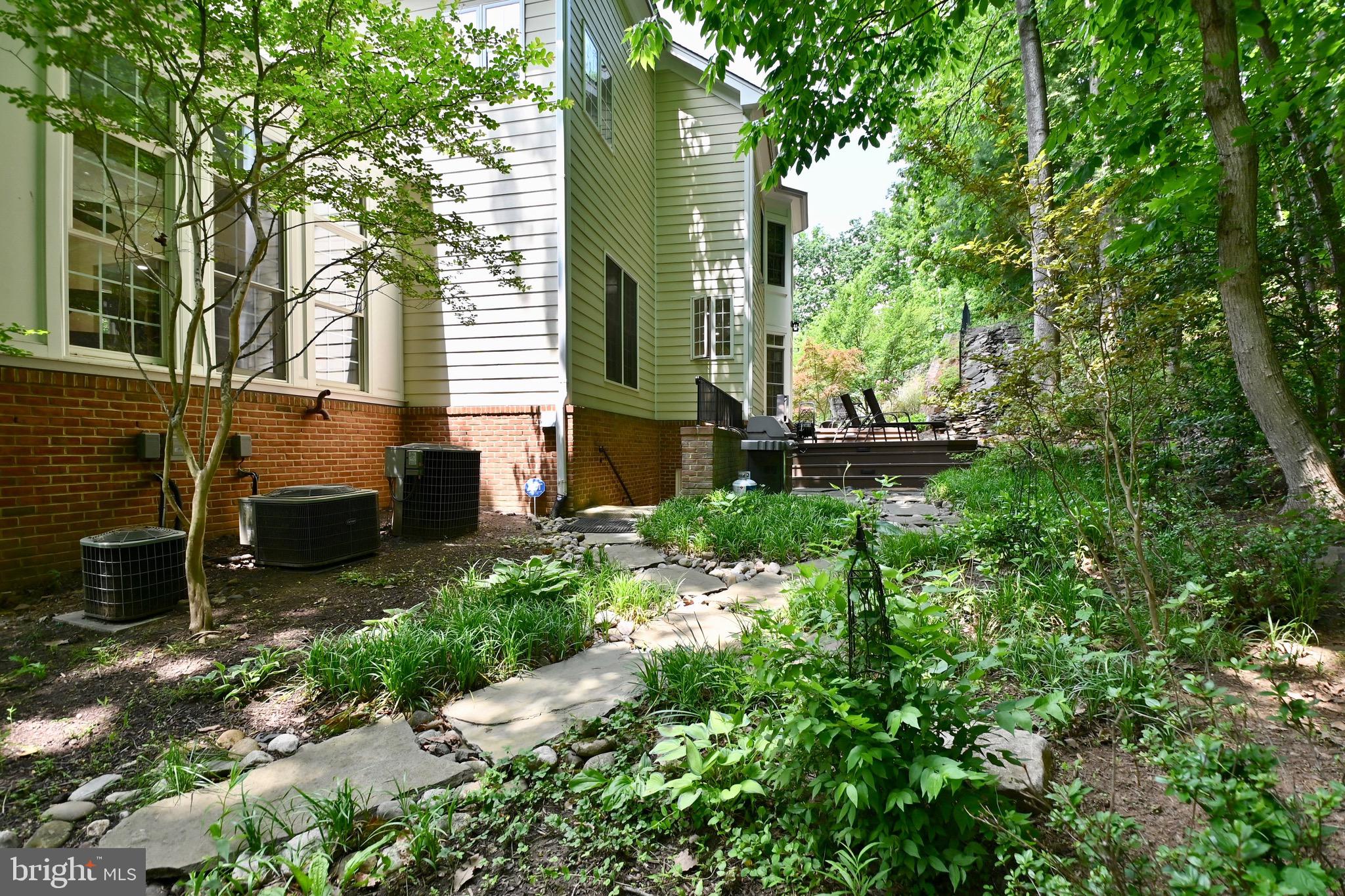 LAKE BARCROFT - Residential Lease