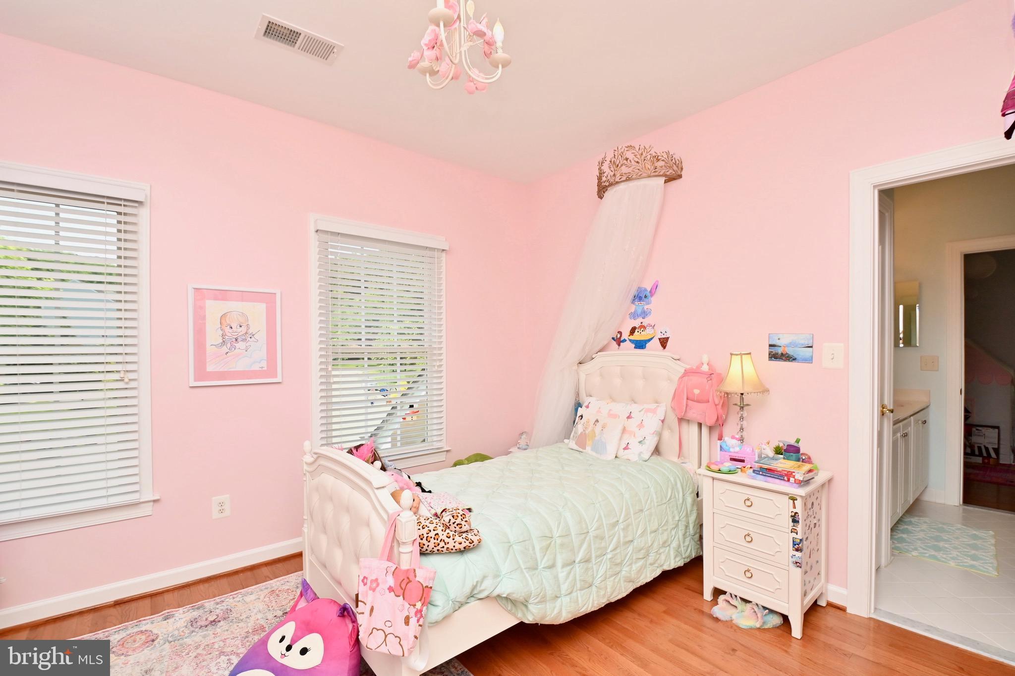 LAKE BARCROFT - Residential Lease