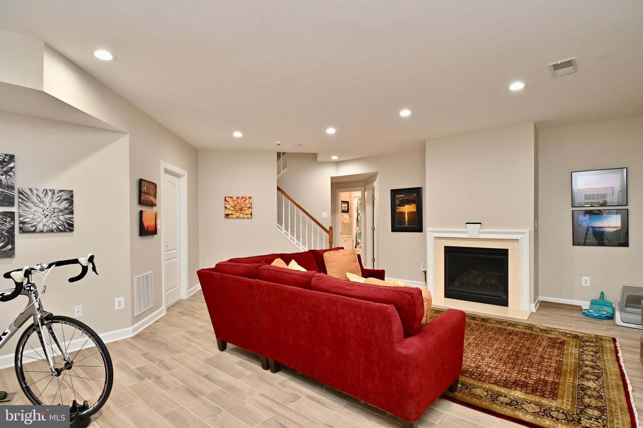 LAKE BARCROFT - Residential Lease