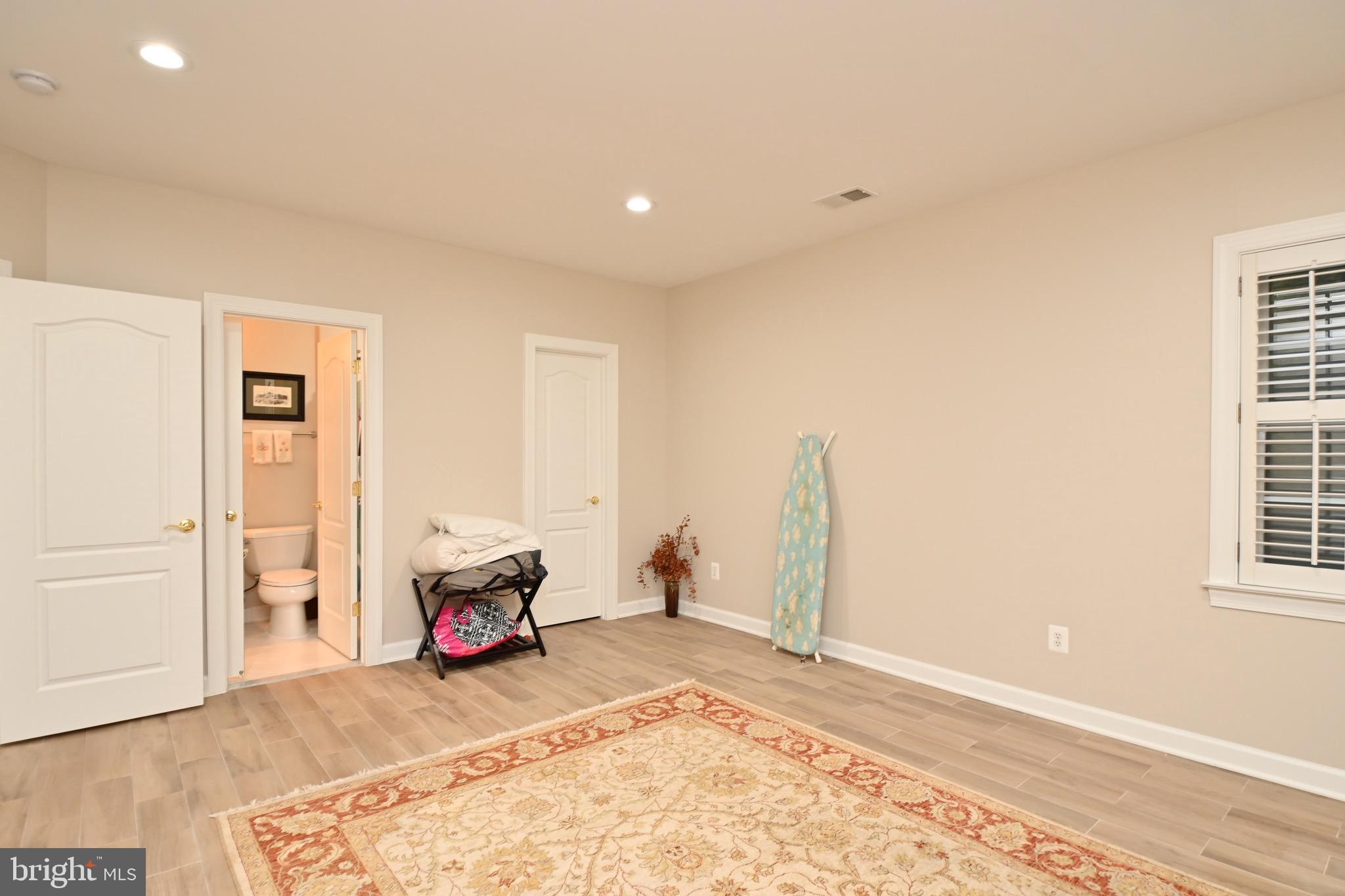 LAKE BARCROFT - Residential Lease