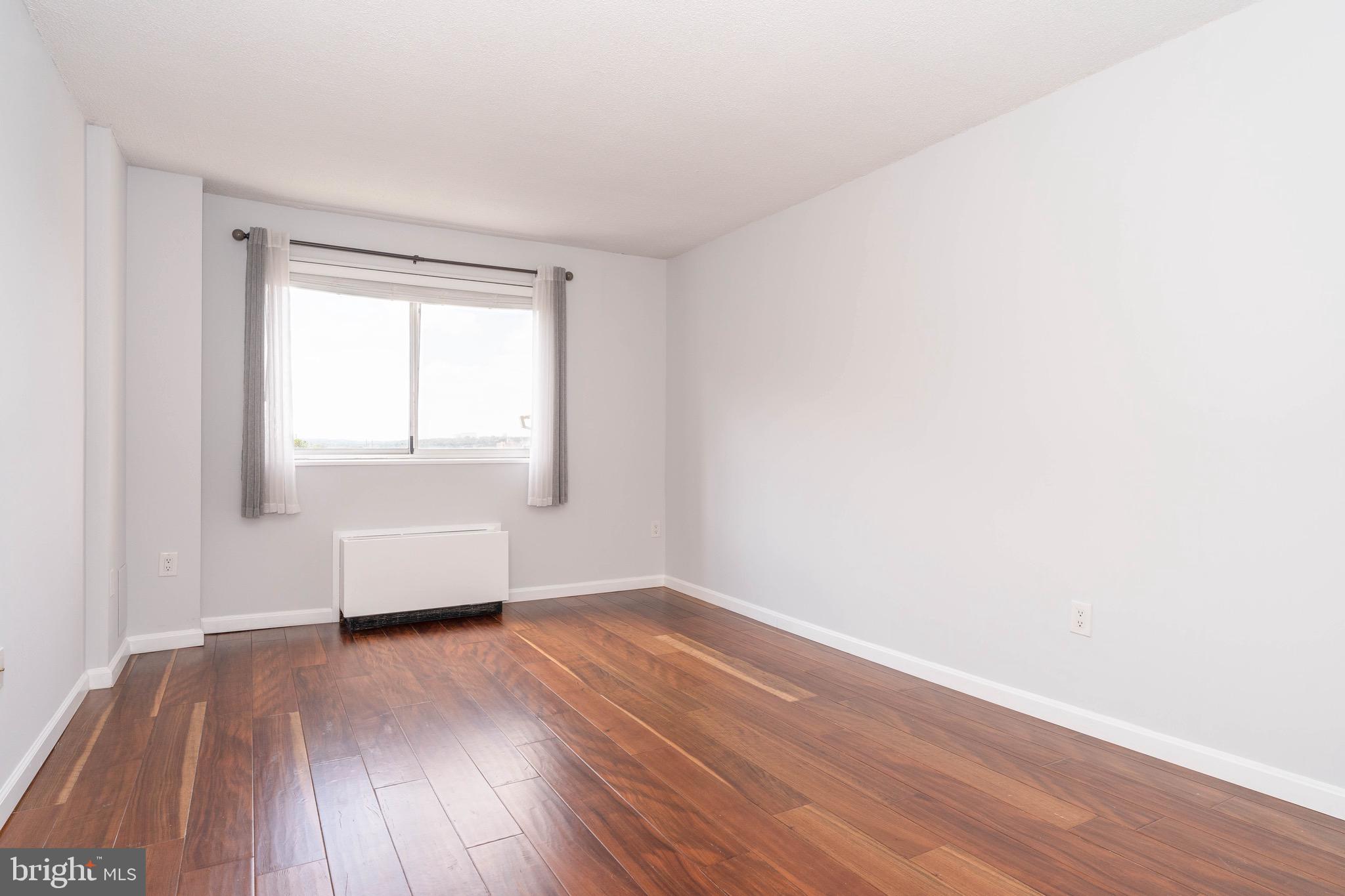 HUNTING CREEK CLUB CONDOMINIUMS - Residential Lease