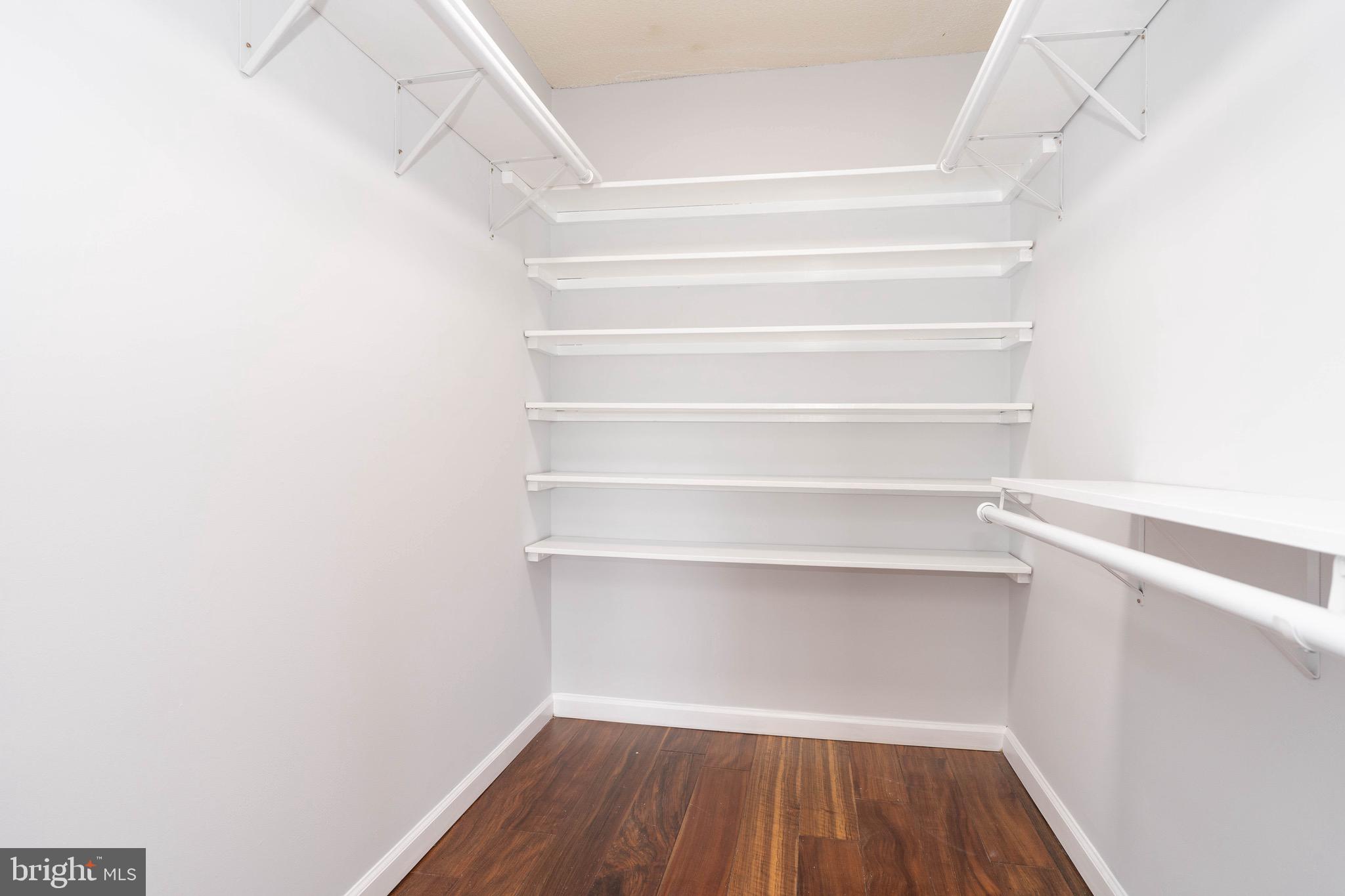 HUNTING CREEK CLUB CONDOMINIUMS - Residential Lease