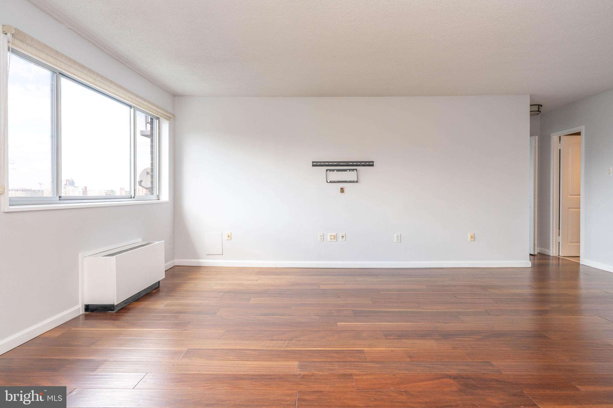 HUNTING CREEK CLUB CONDOMINIUMS - Residential Lease