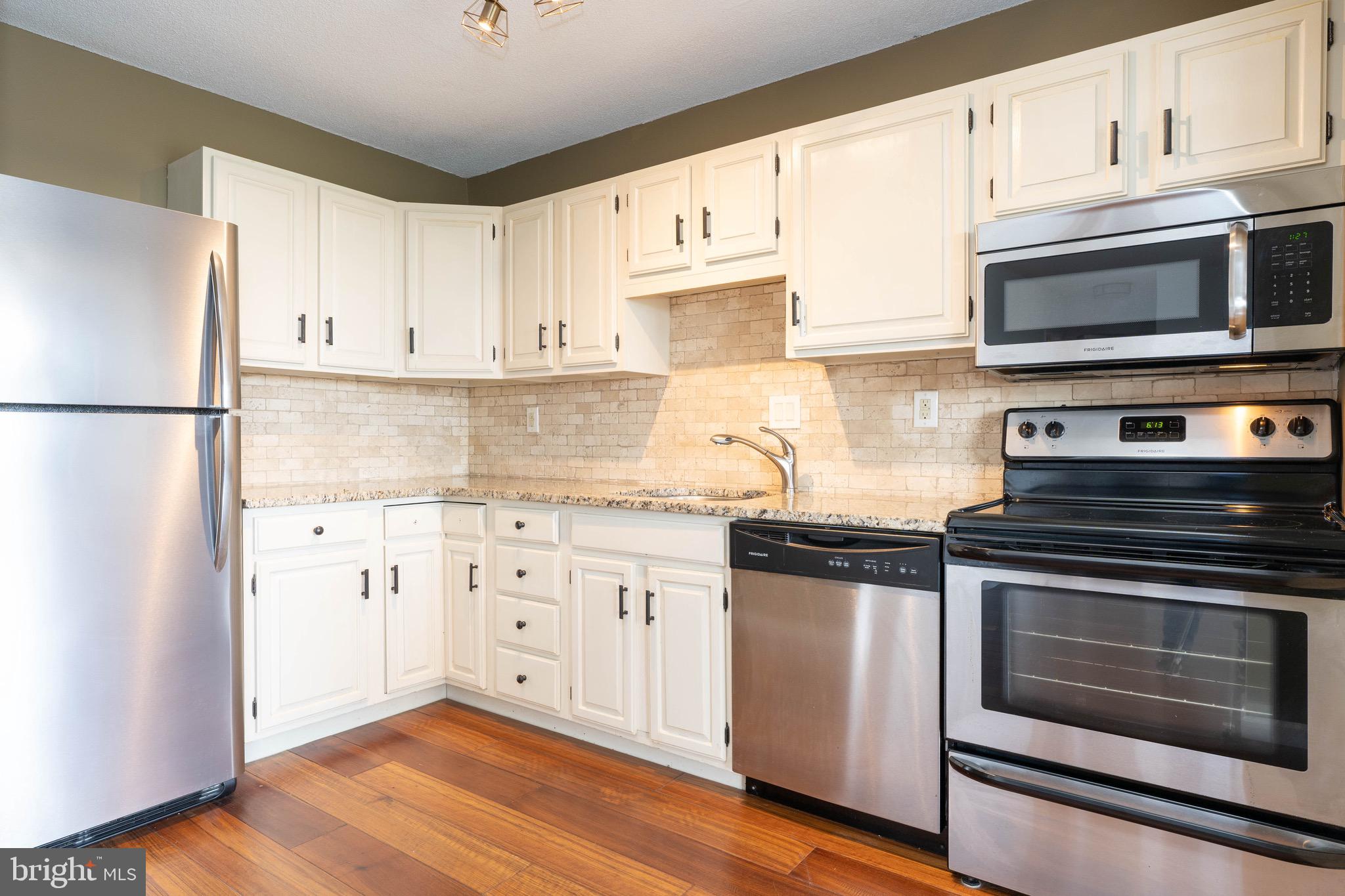 HUNTING CREEK CLUB CONDOMINIUMS - Residential Lease