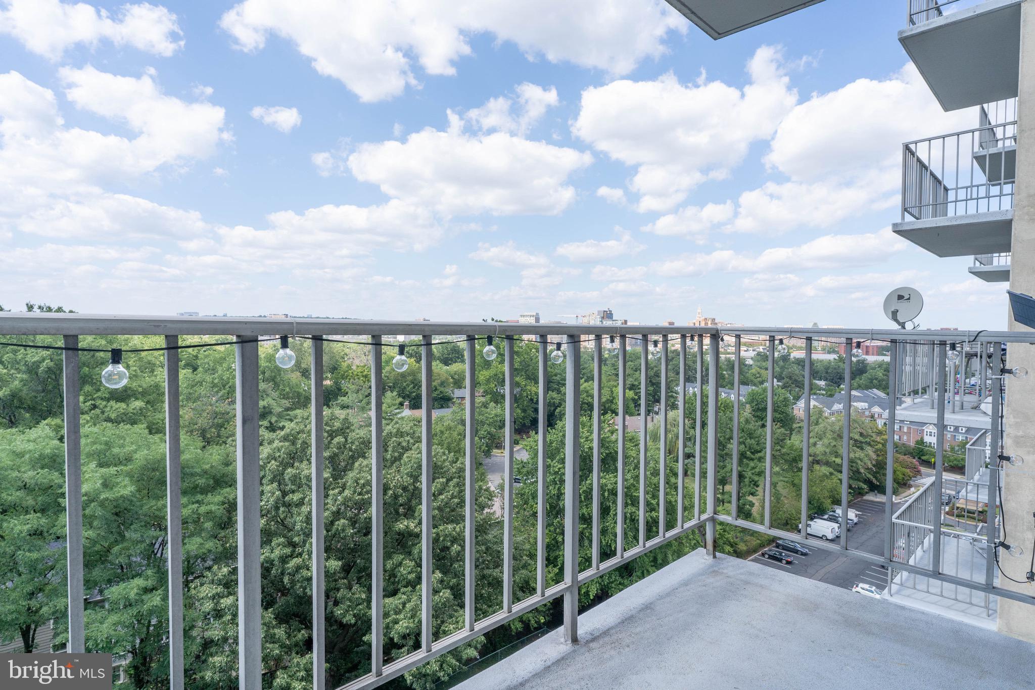 HUNTING CREEK CLUB CONDOMINIUMS - Residential Lease