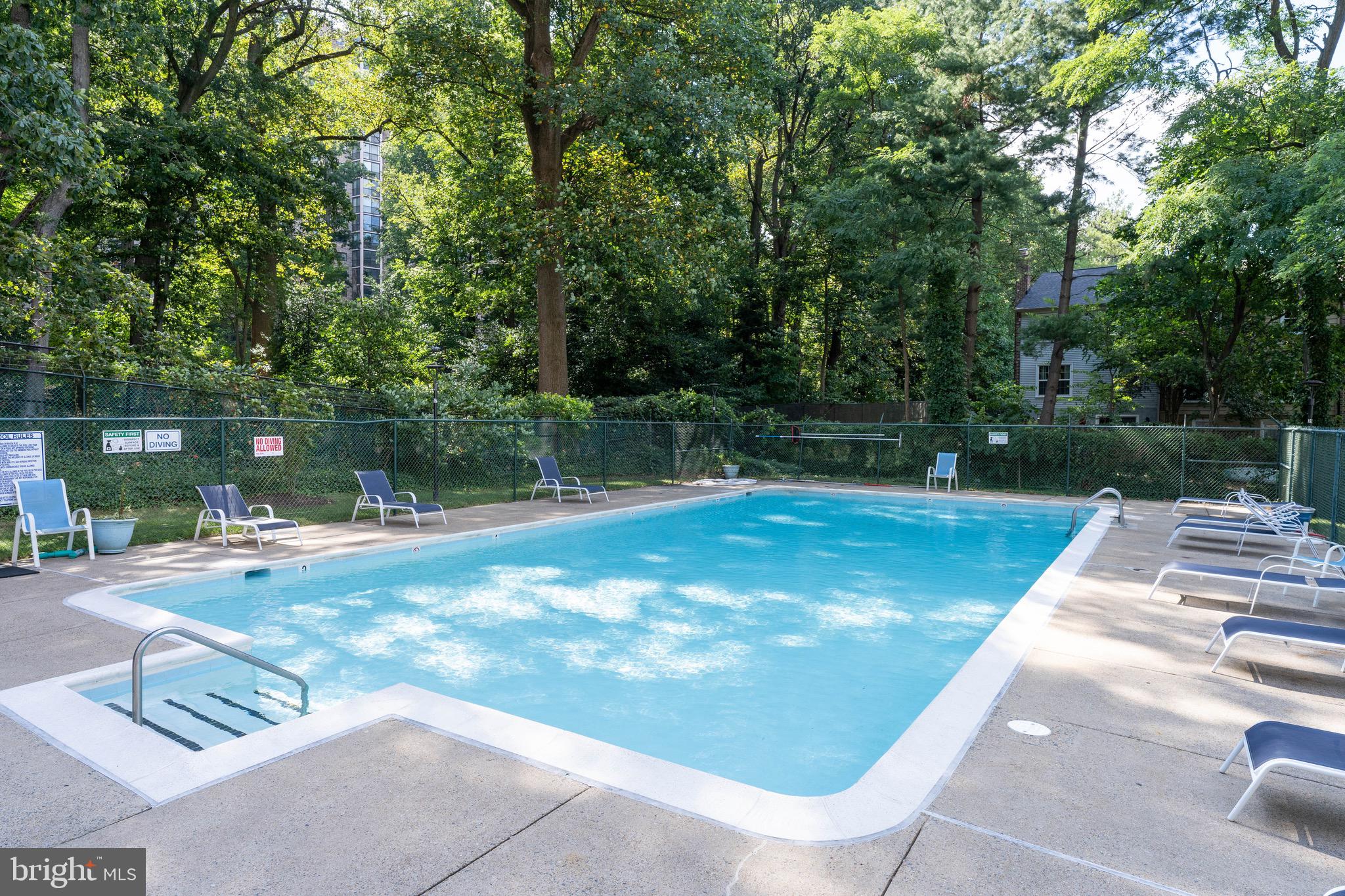 HUNTING CREEK CLUB CONDOMINIUMS - Residential Lease