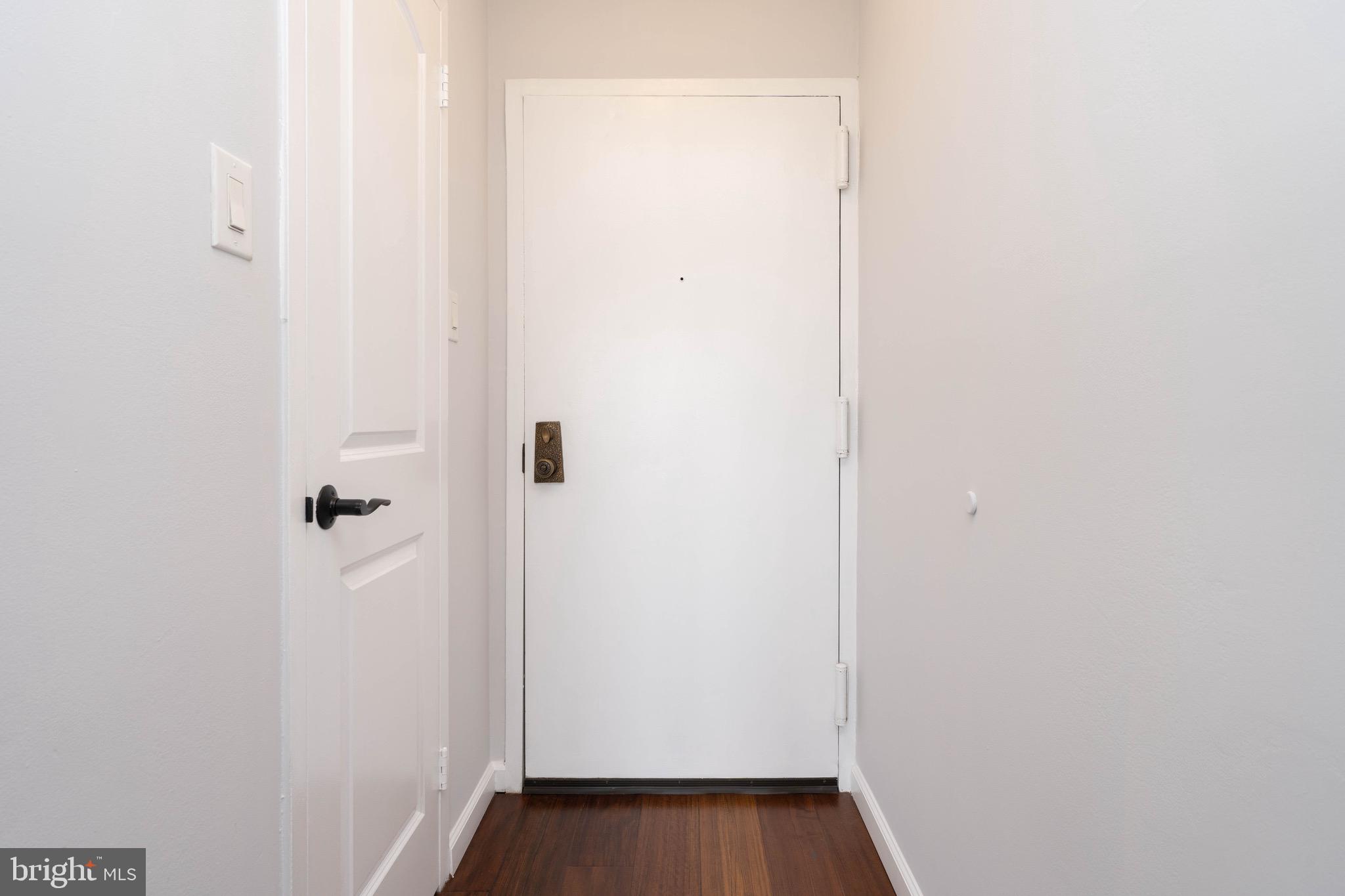 HUNTING CREEK CLUB CONDOMINIUMS - Residential Lease