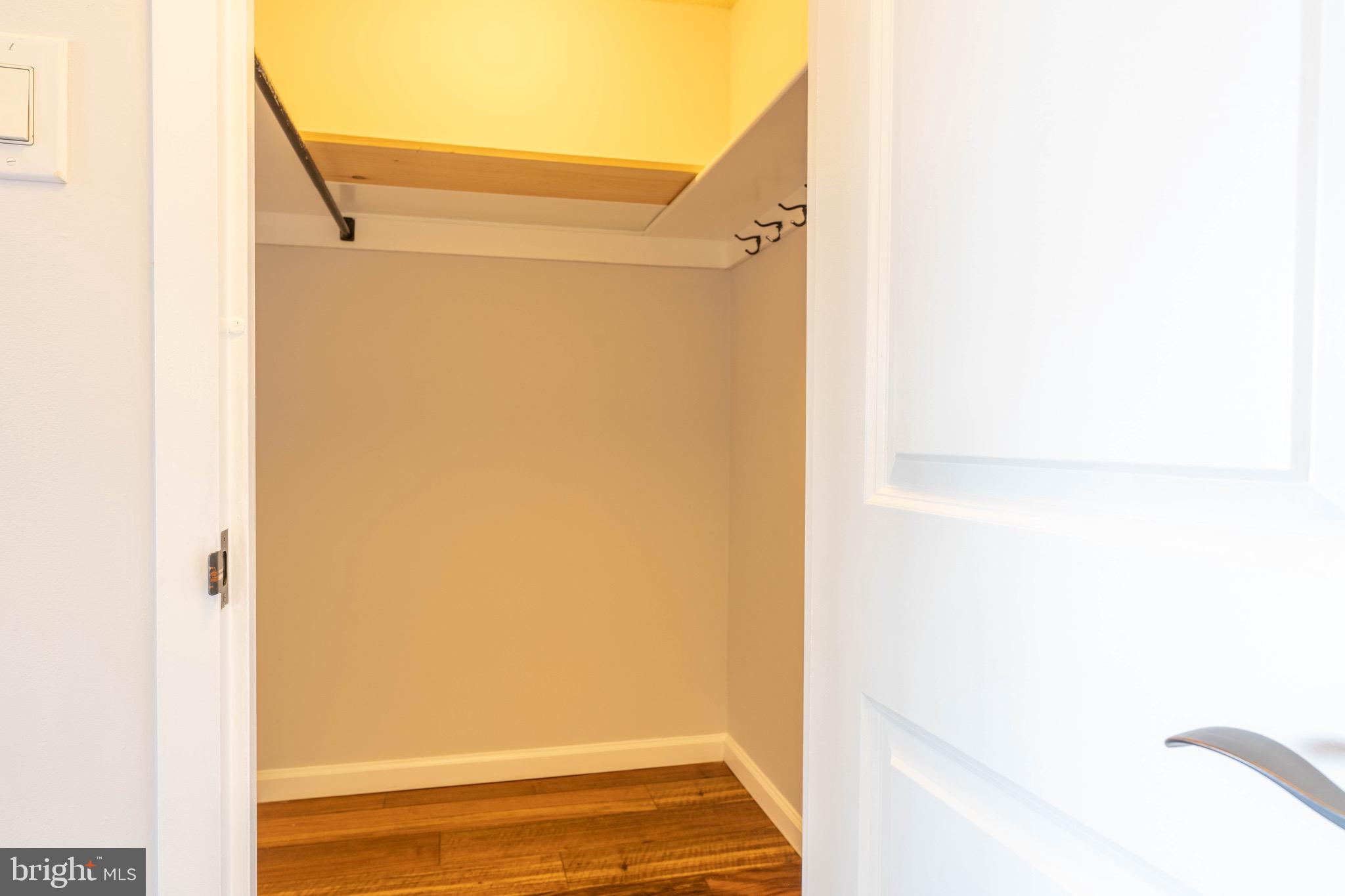 HUNTING CREEK CLUB CONDOMINIUMS - Residential Lease