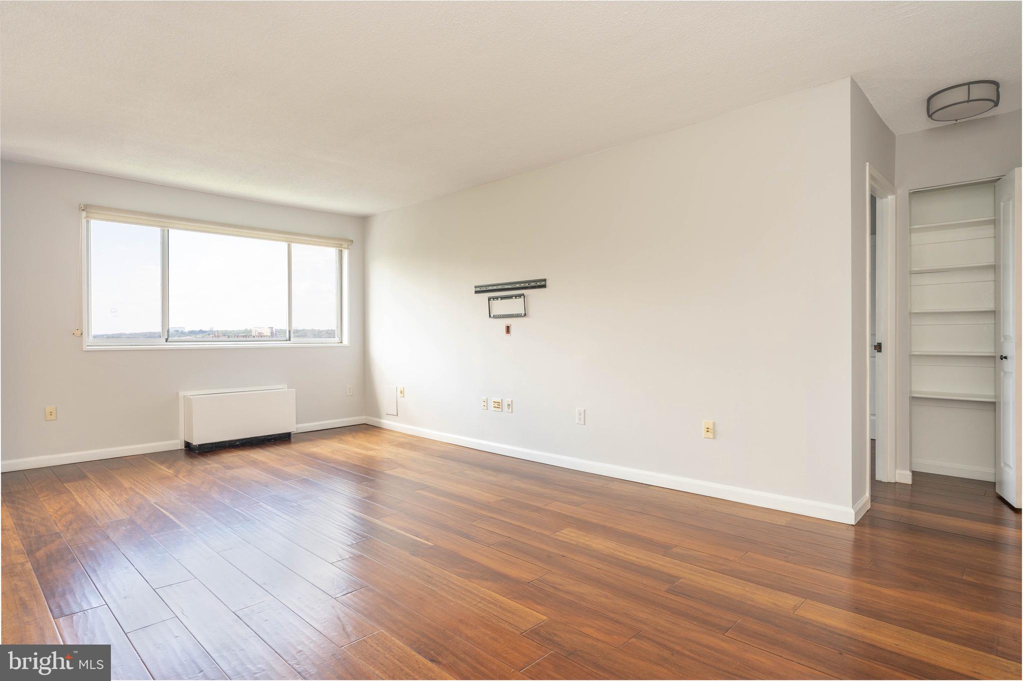 HUNTING CREEK CLUB CONDOMINIUMS - Residential Lease