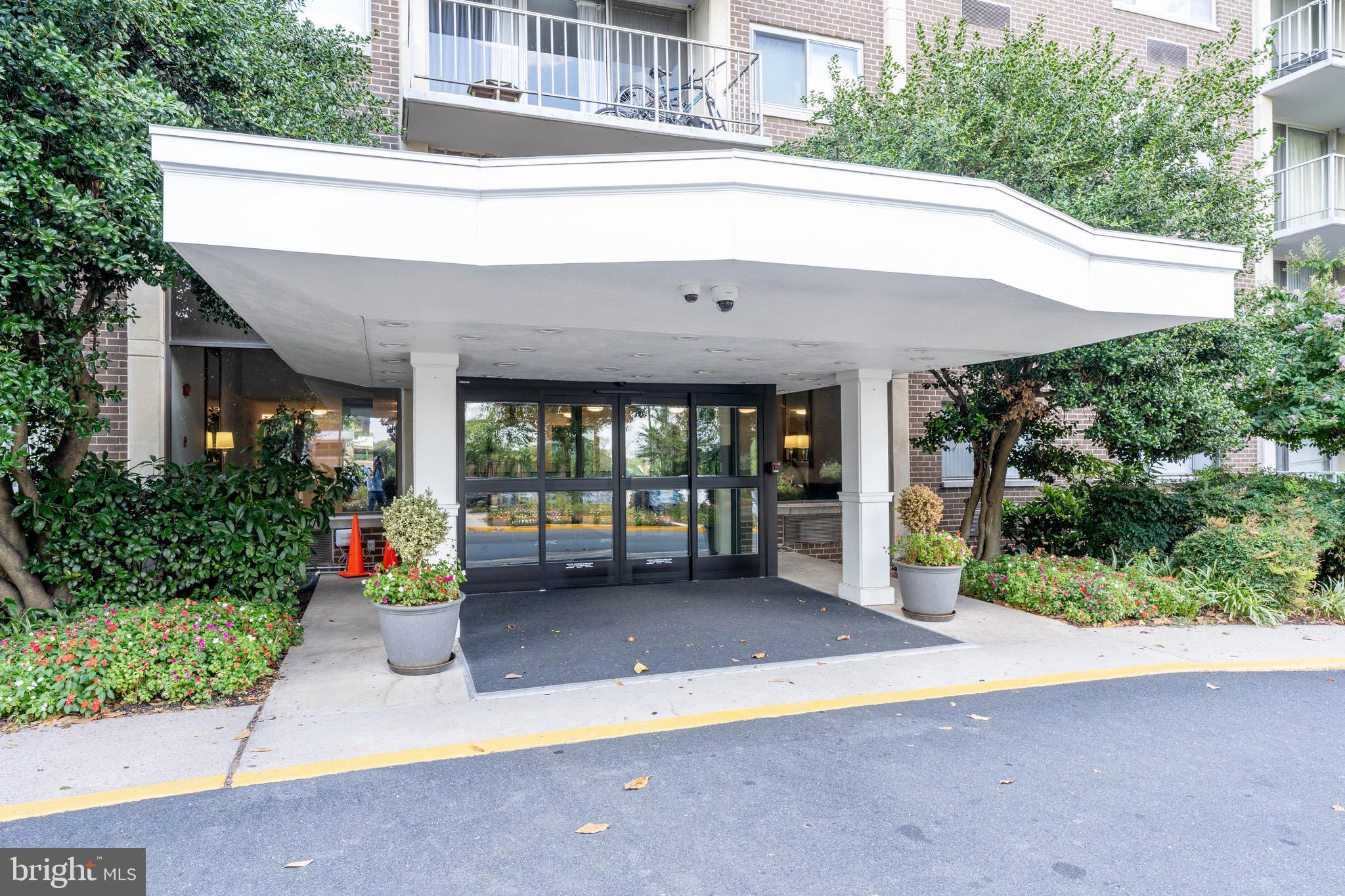 HUNTING CREEK CLUB CONDOMINIUMS - Residential Lease