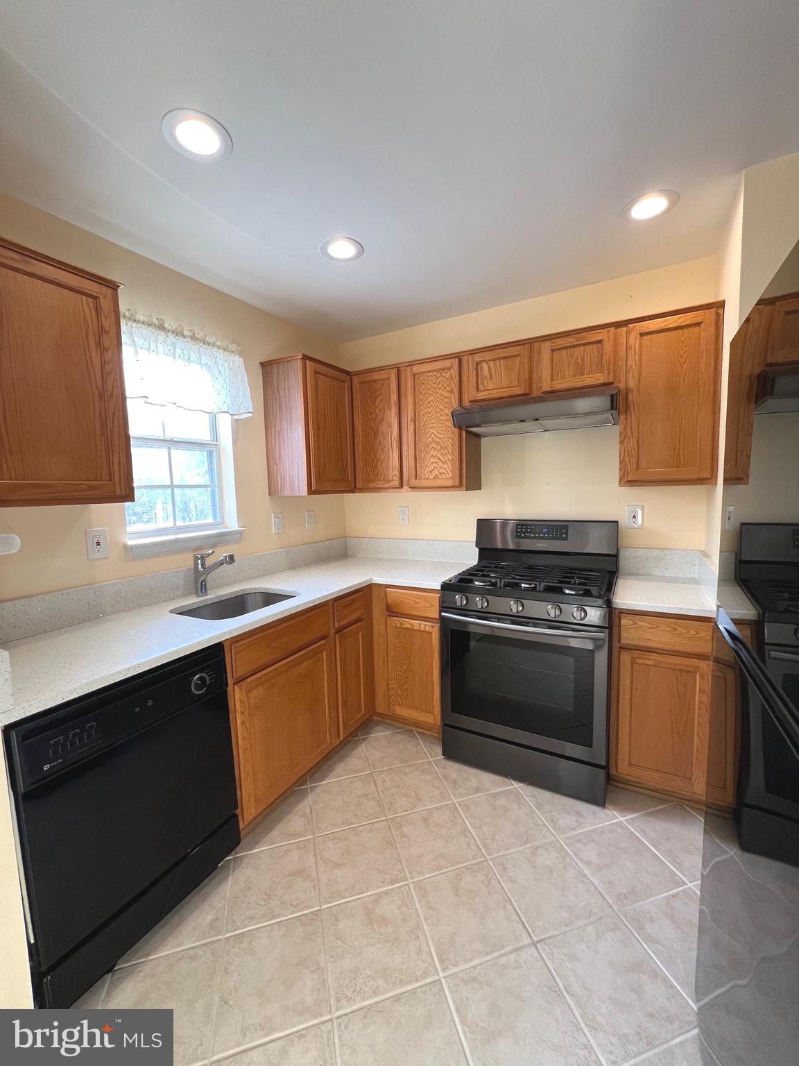 BLUNT COMMONS - Residential