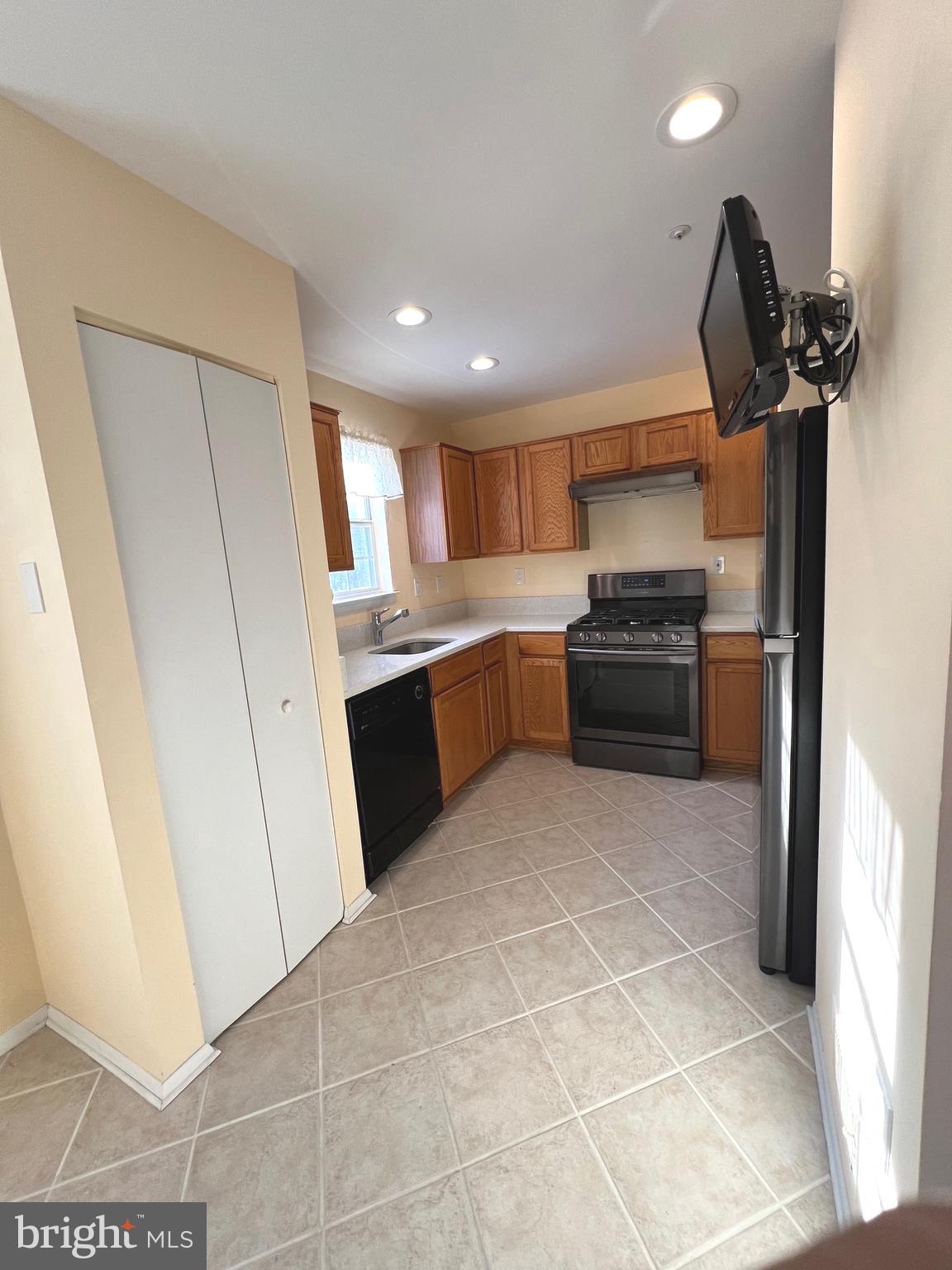 BLUNT COMMONS - Residential