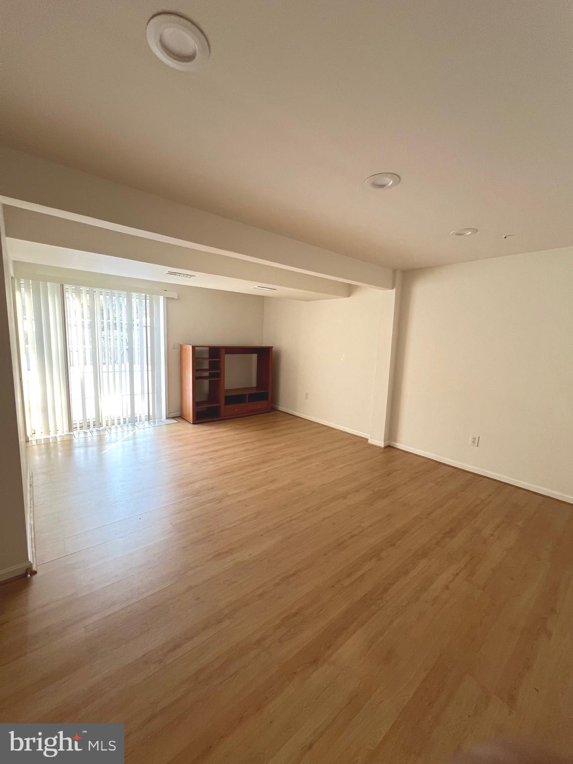 BLUNT COMMONS - Residential