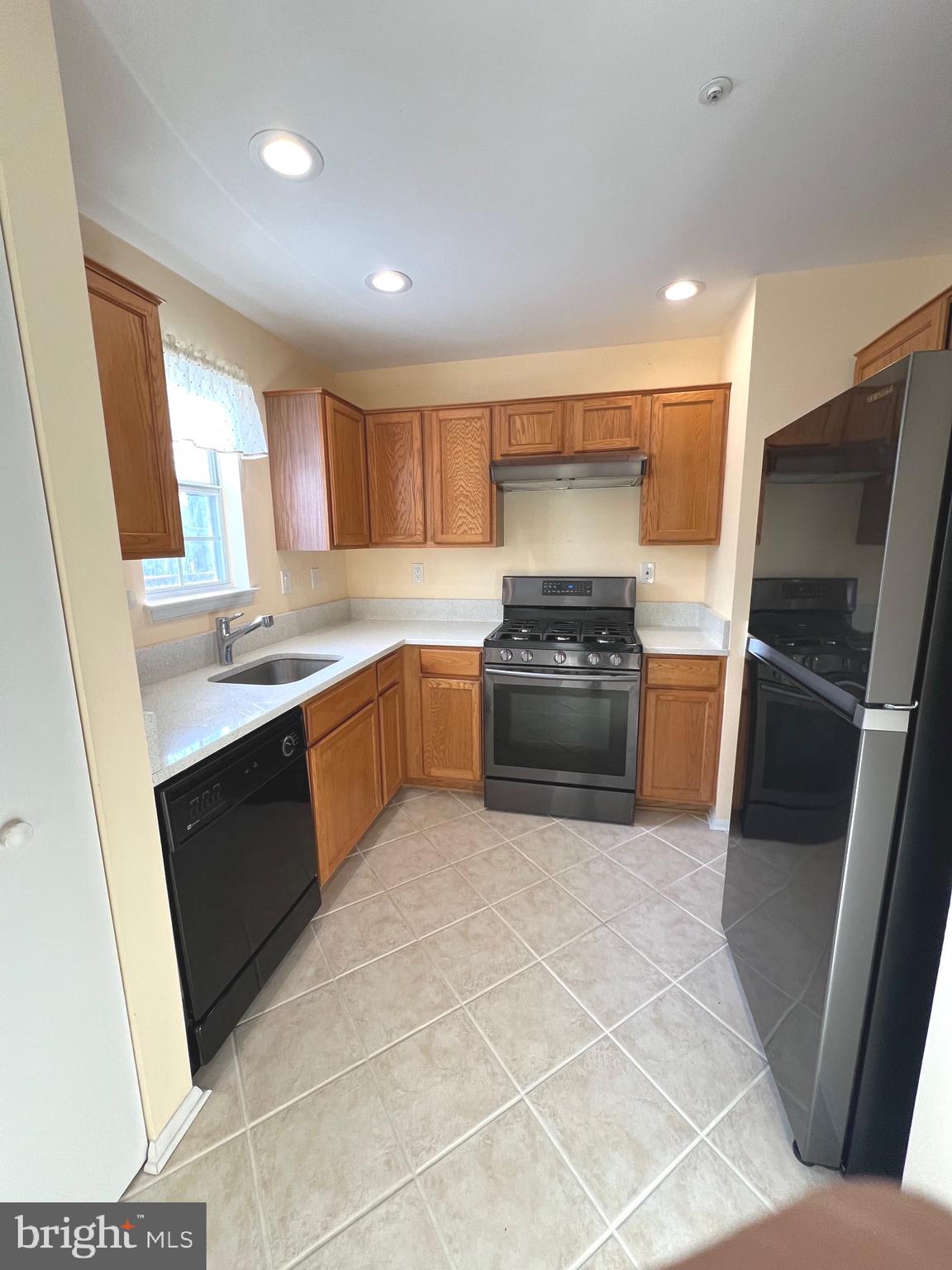 BLUNT COMMONS - Residential