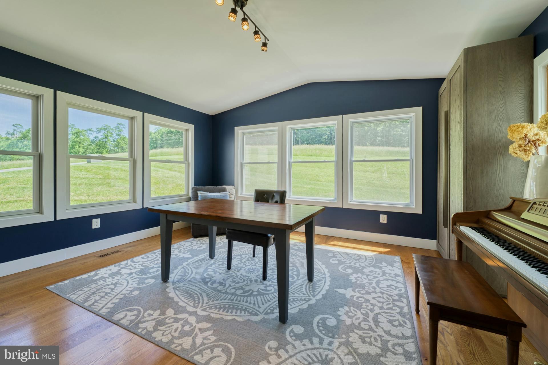 BEACON HILL - Residential