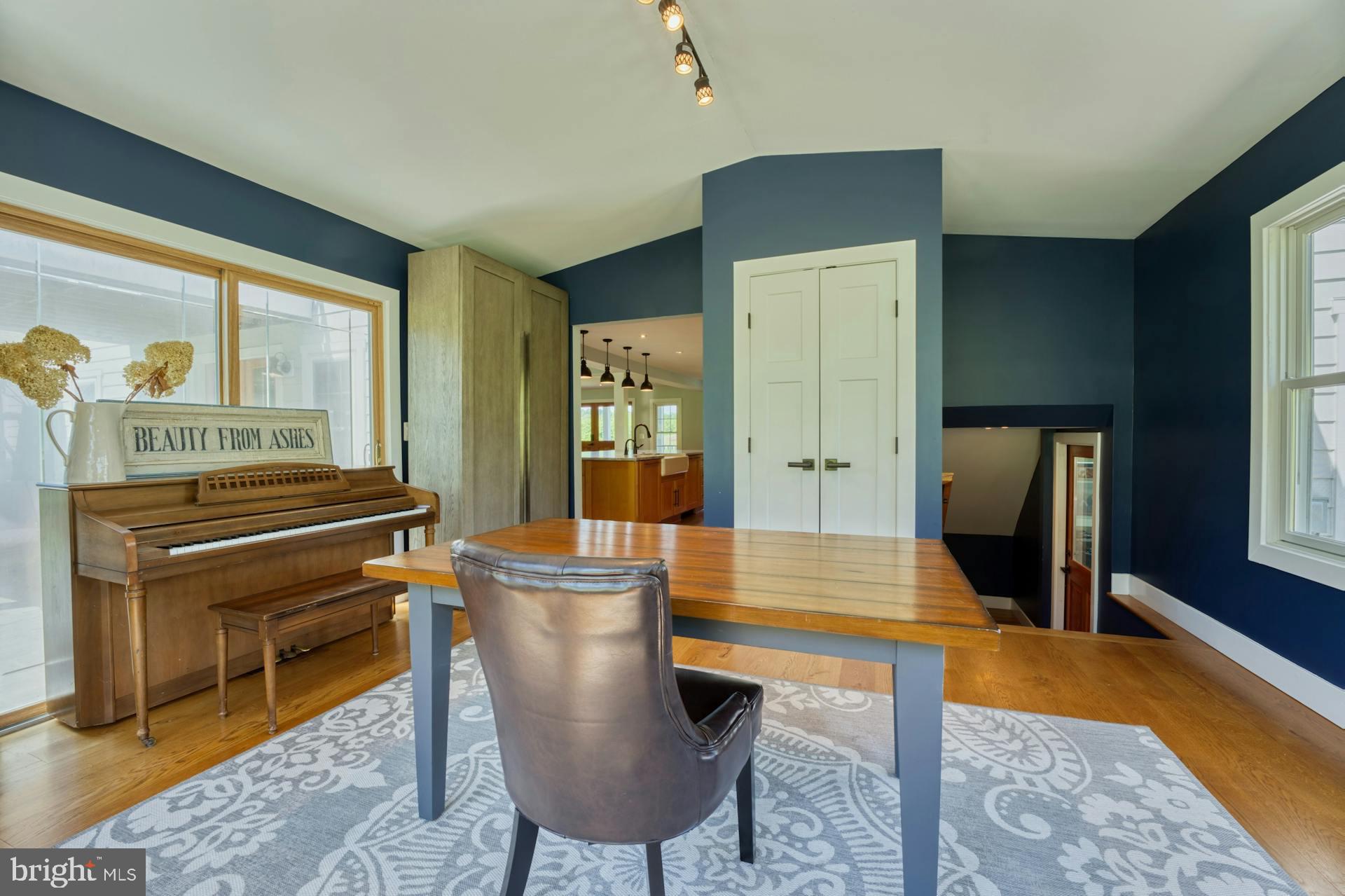 BEACON HILL - Residential