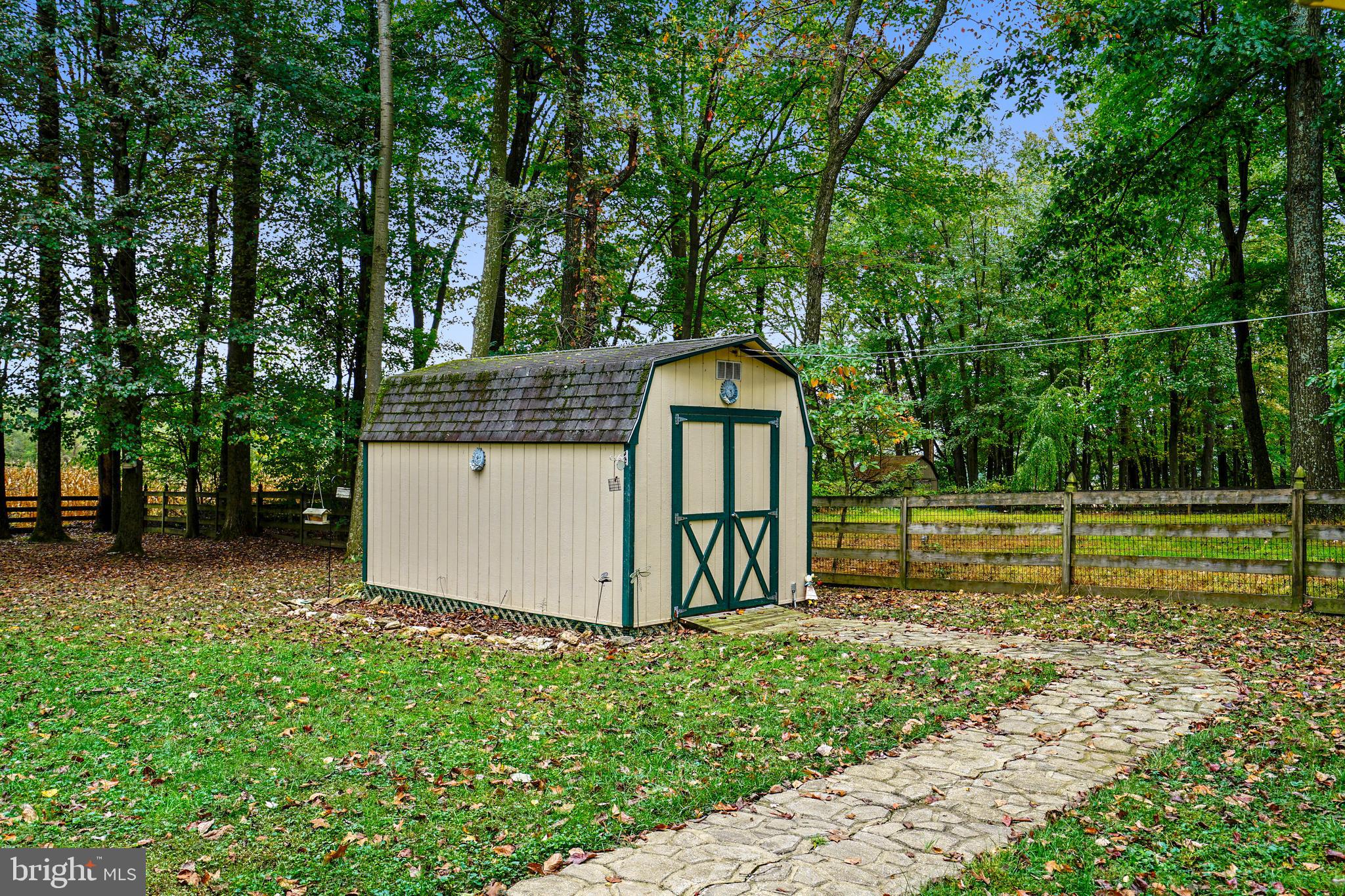 CARRIAGE HILLS - Residential