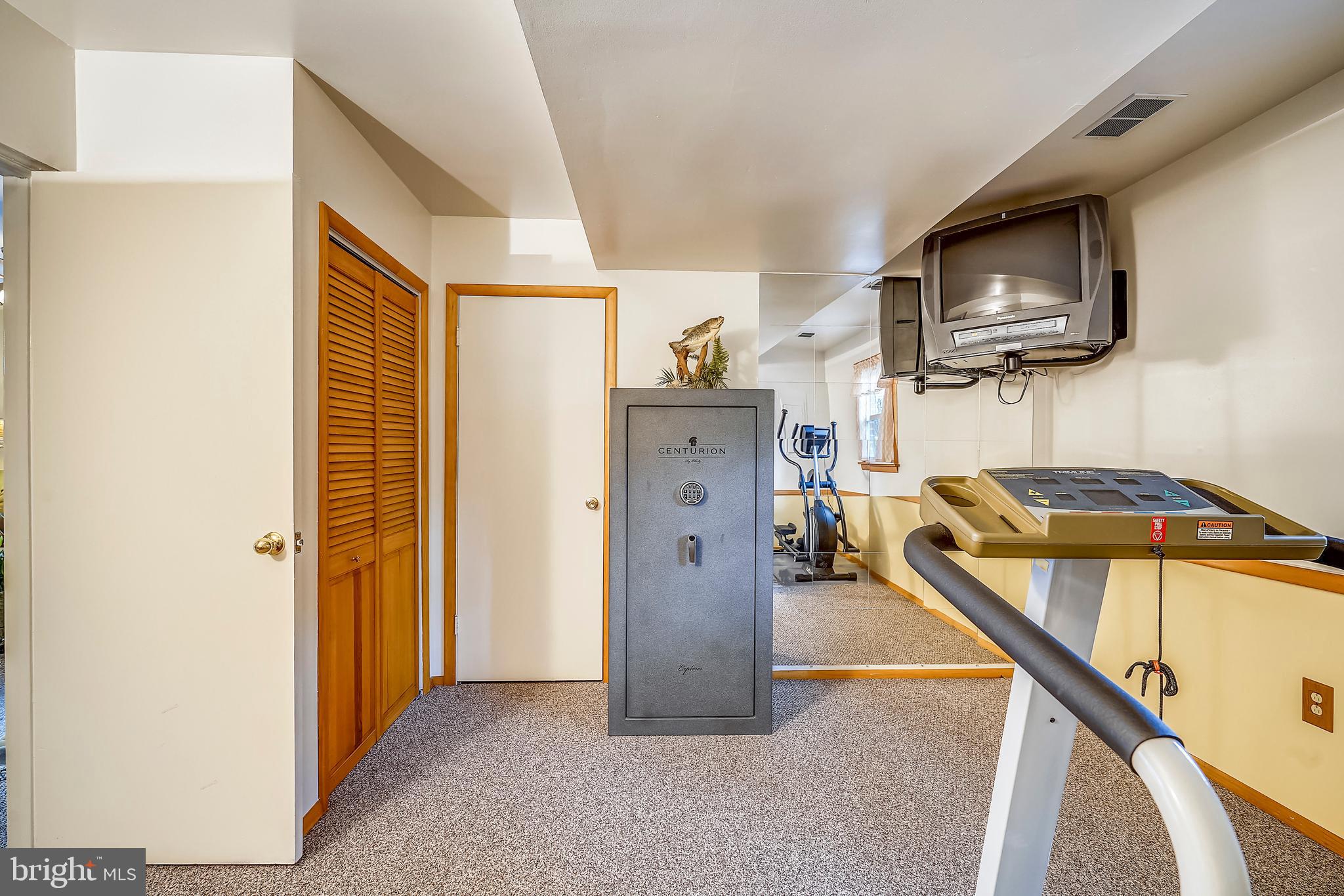 CARRIAGE HILLS - Residential