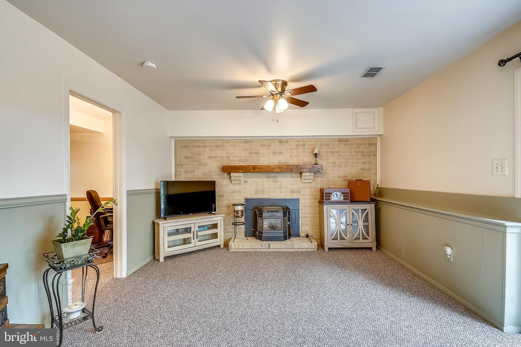 CARRIAGE HILLS - Residential