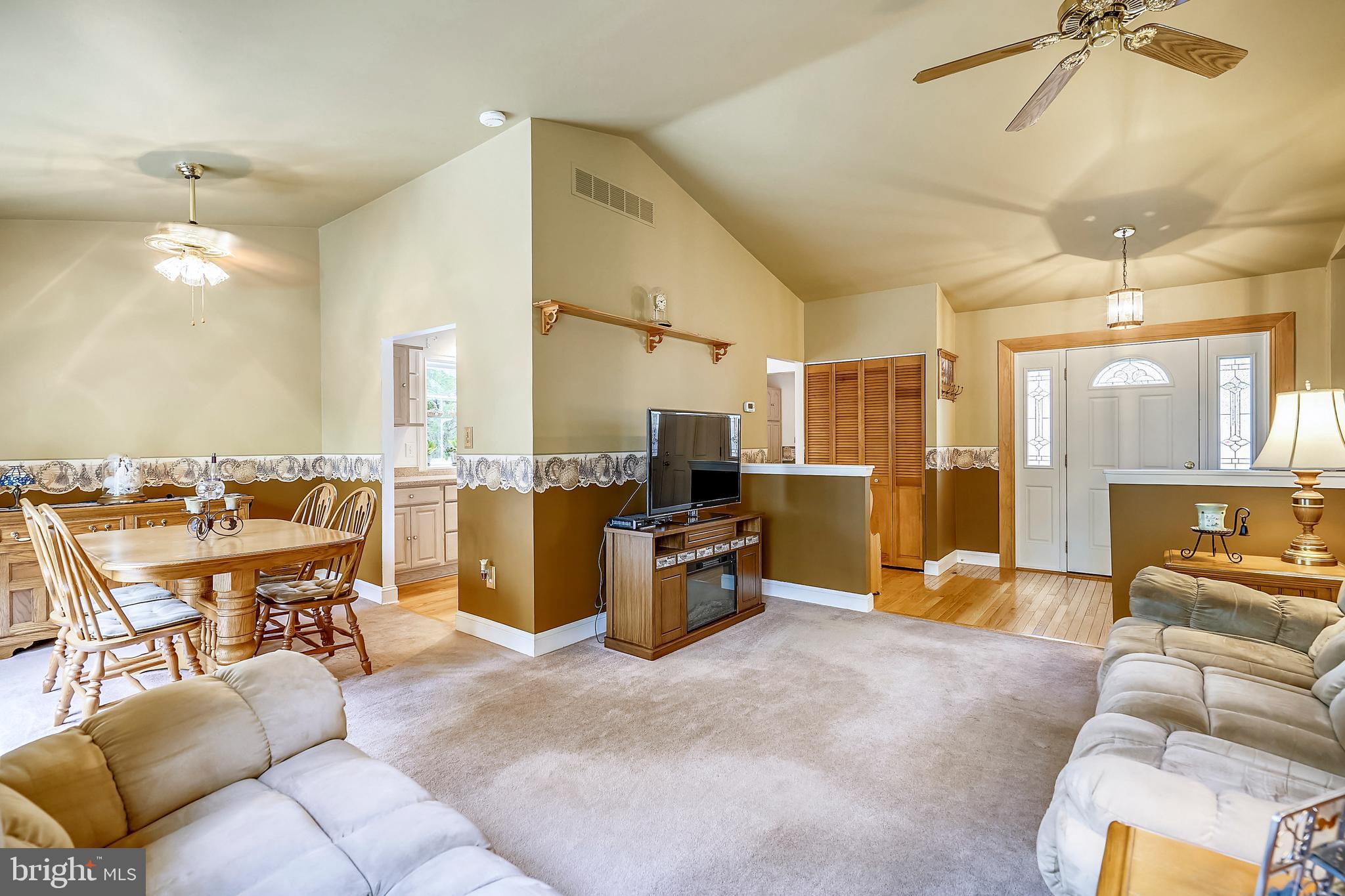 CARRIAGE HILLS - Residential