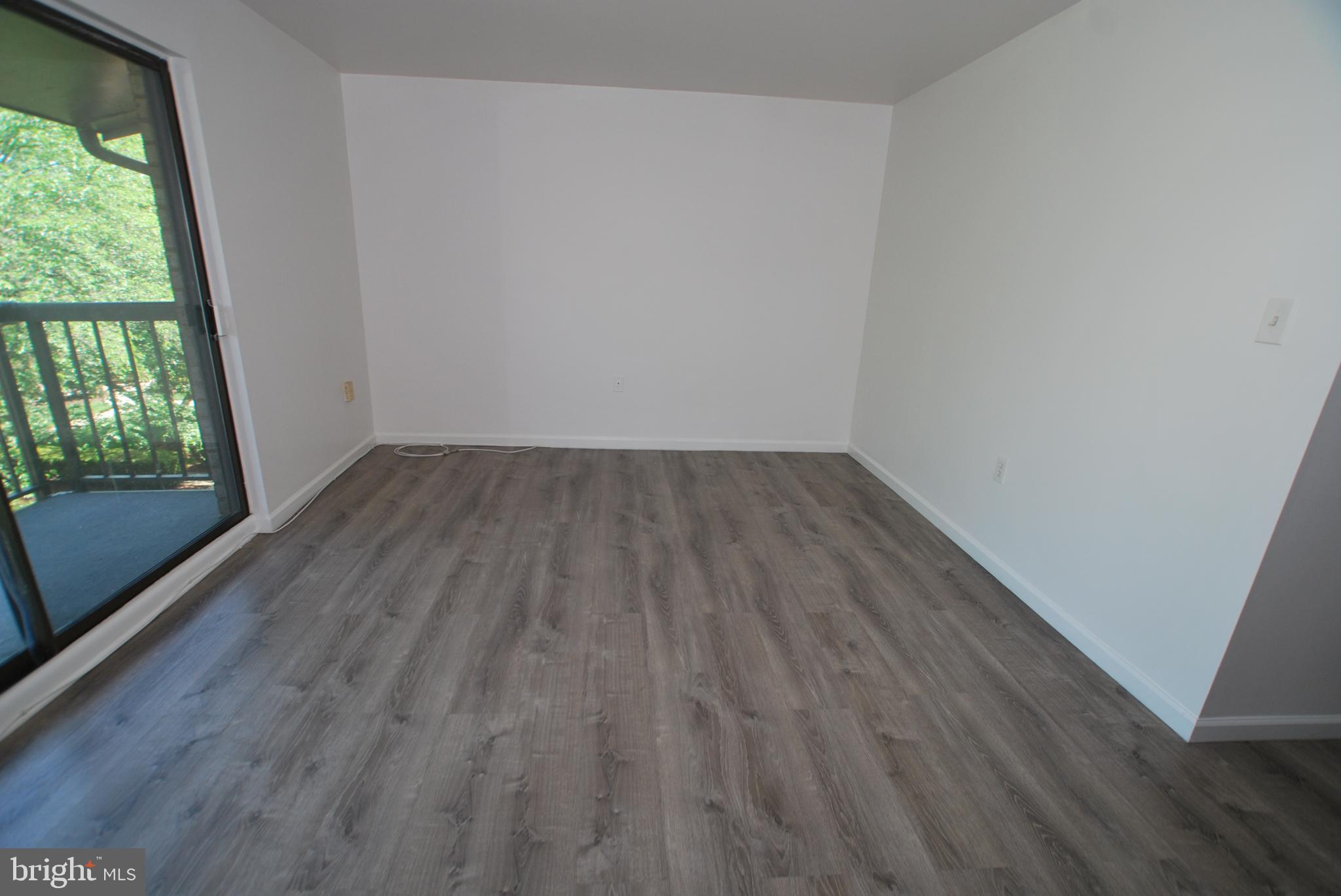 CENTER COURT - Residential Lease