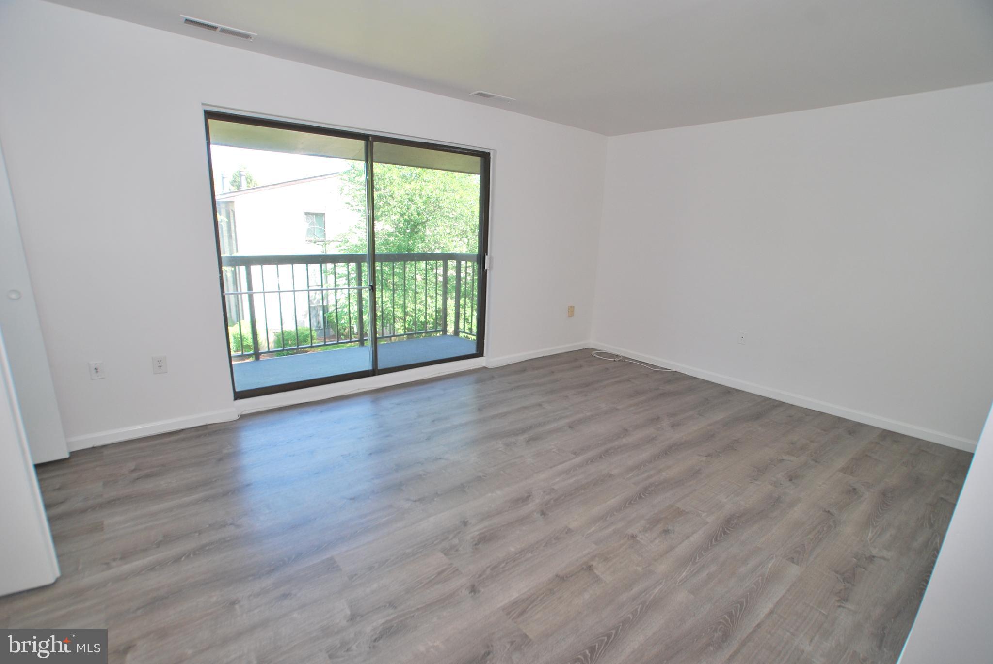 CENTER COURT - Residential Lease