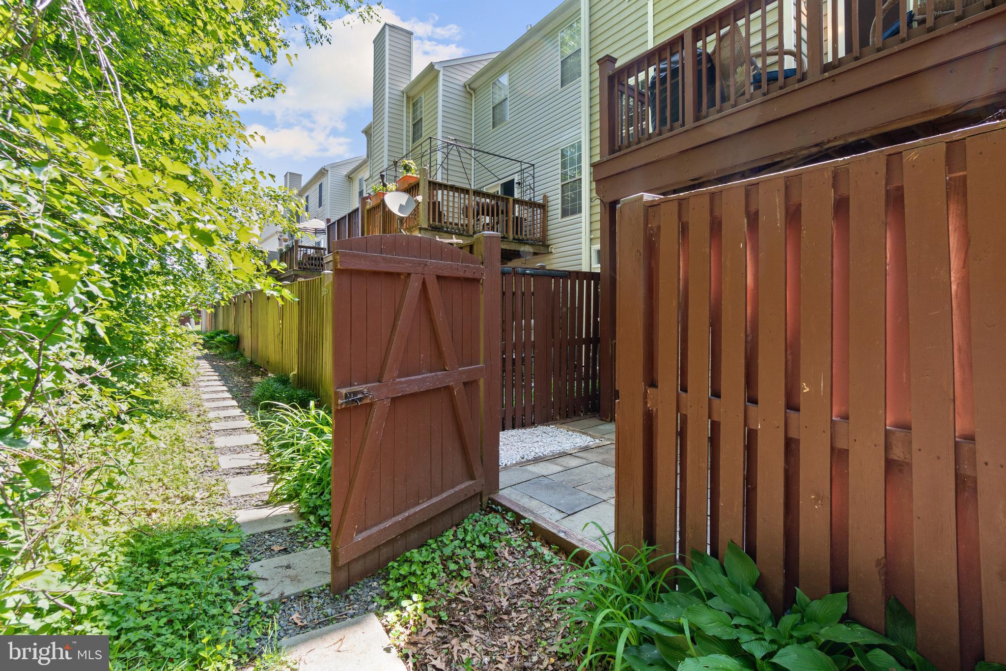 NANTUCKET MEWS @ CROFTON - Residential