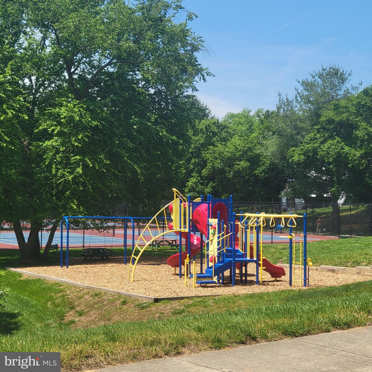 NANTUCKET MEWS @ CROFTON - Residential