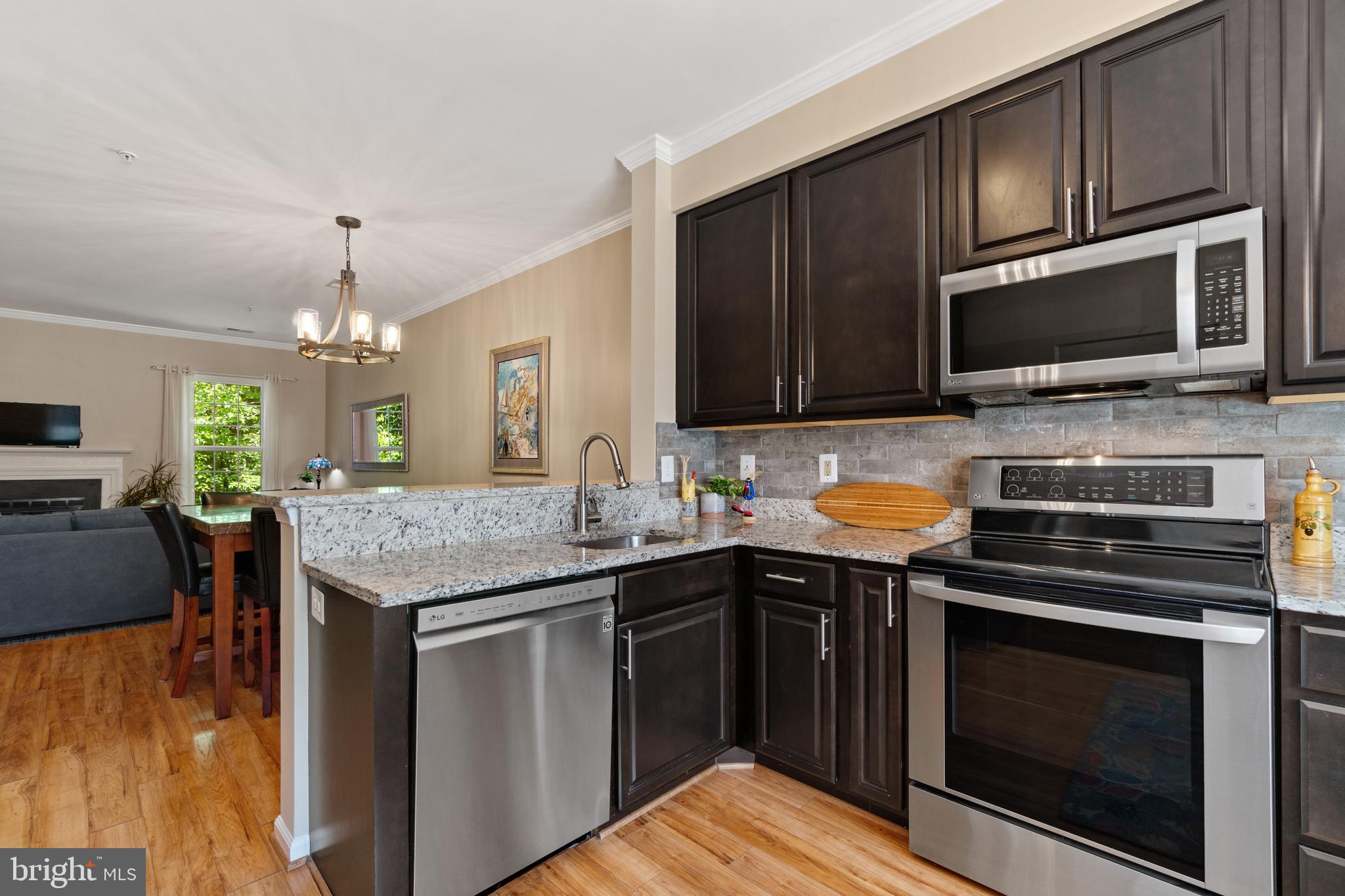 NANTUCKET MEWS @ CROFTON - Residential