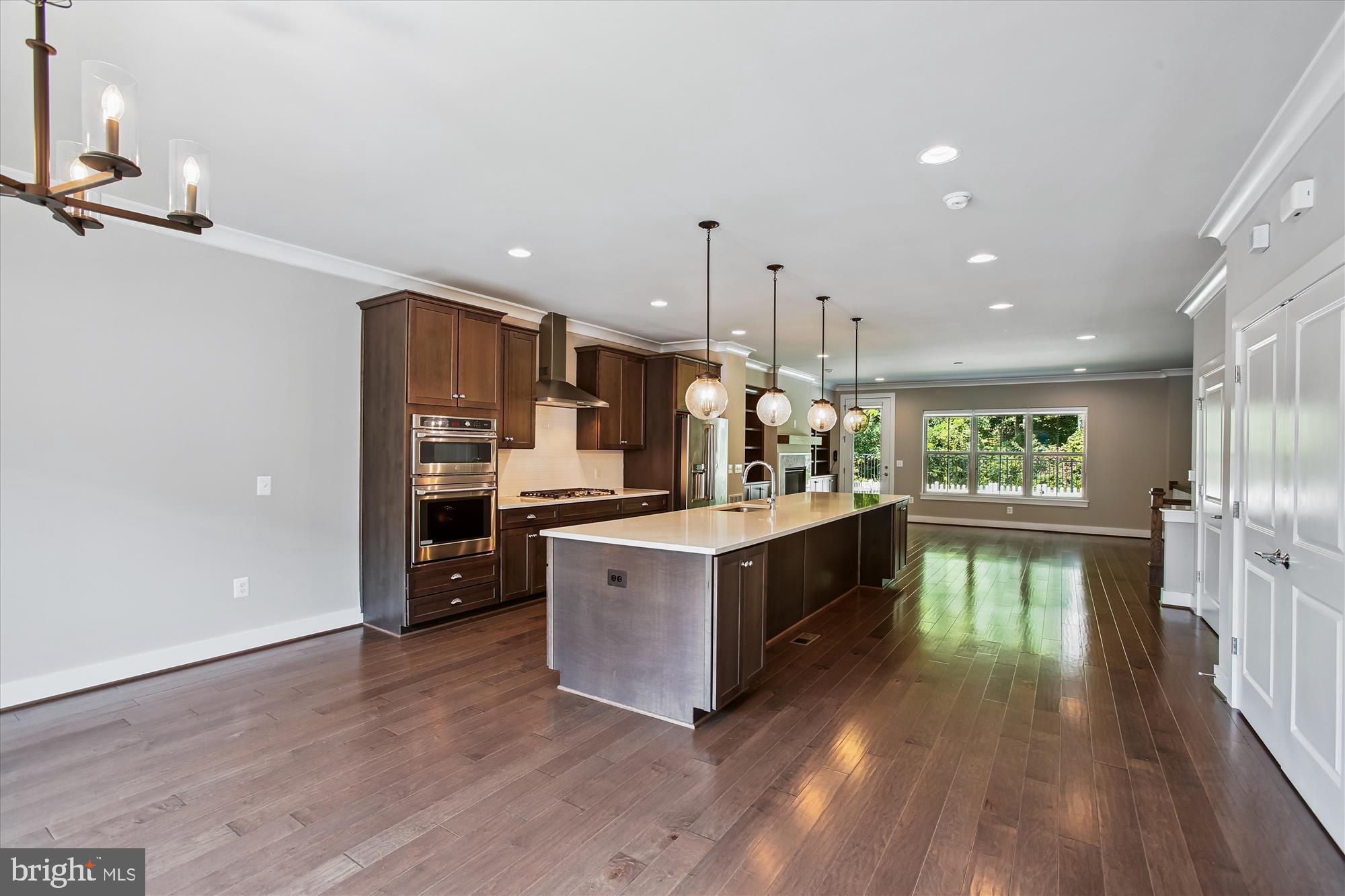 CREST OF ALEXANDRIA - Residential