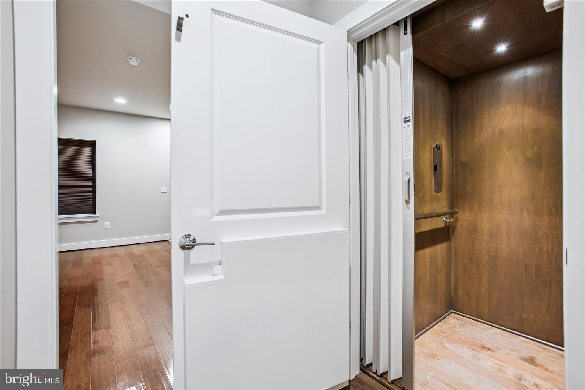 CREST OF ALEXANDRIA - Residential