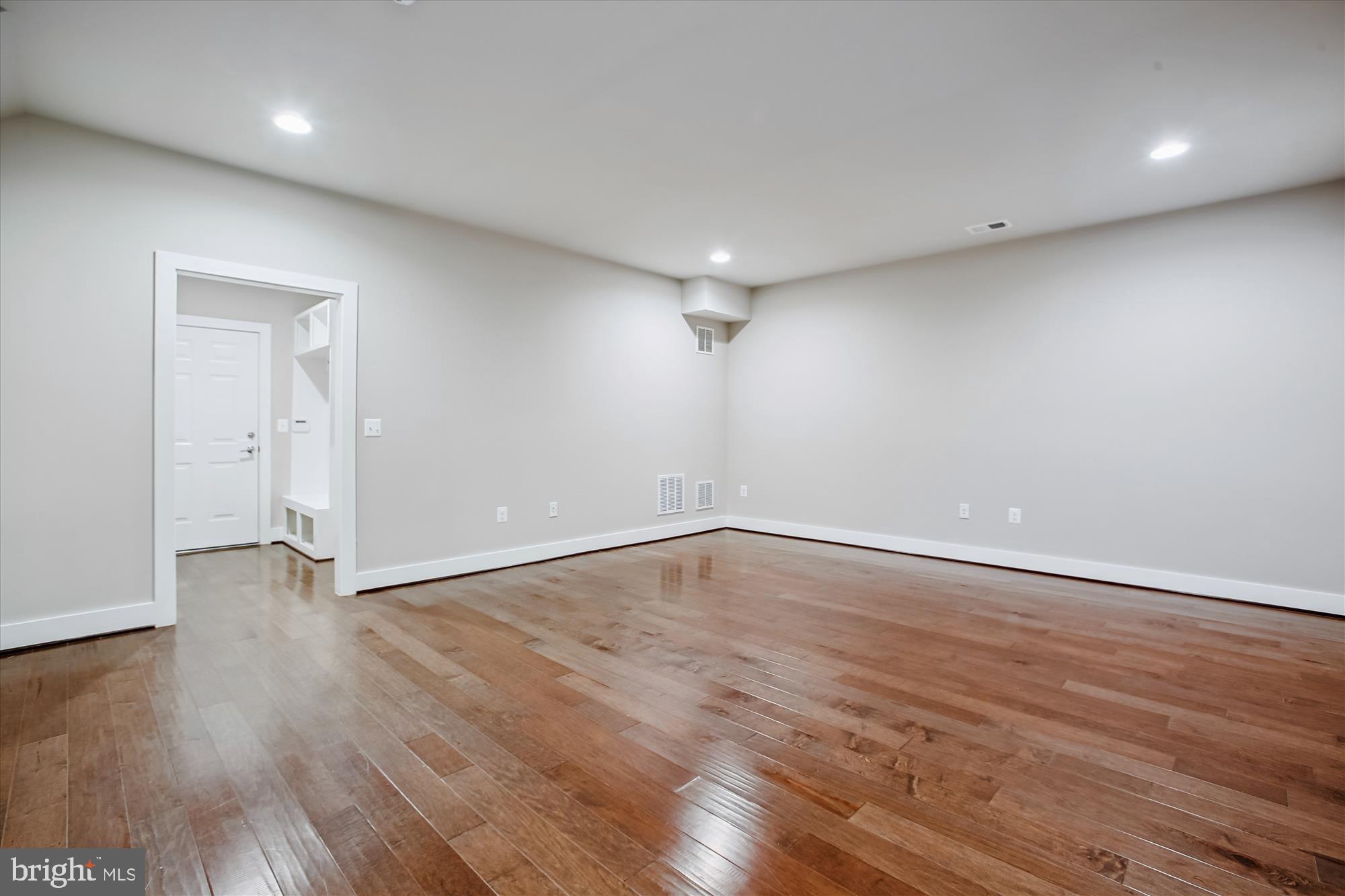 CREST OF ALEXANDRIA - Residential