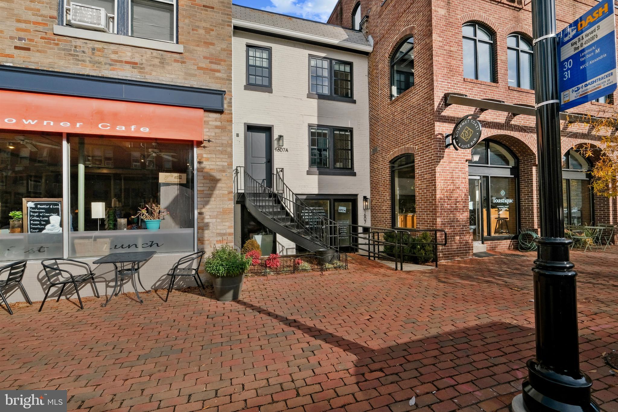 OLD TOWN - Commercial Sale