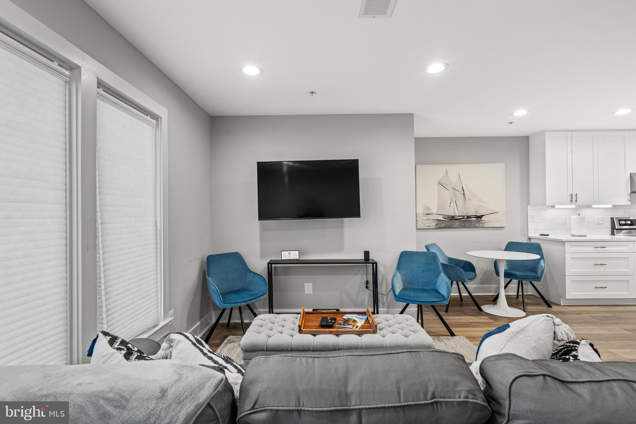 OLD TOWN - Commercial Sale