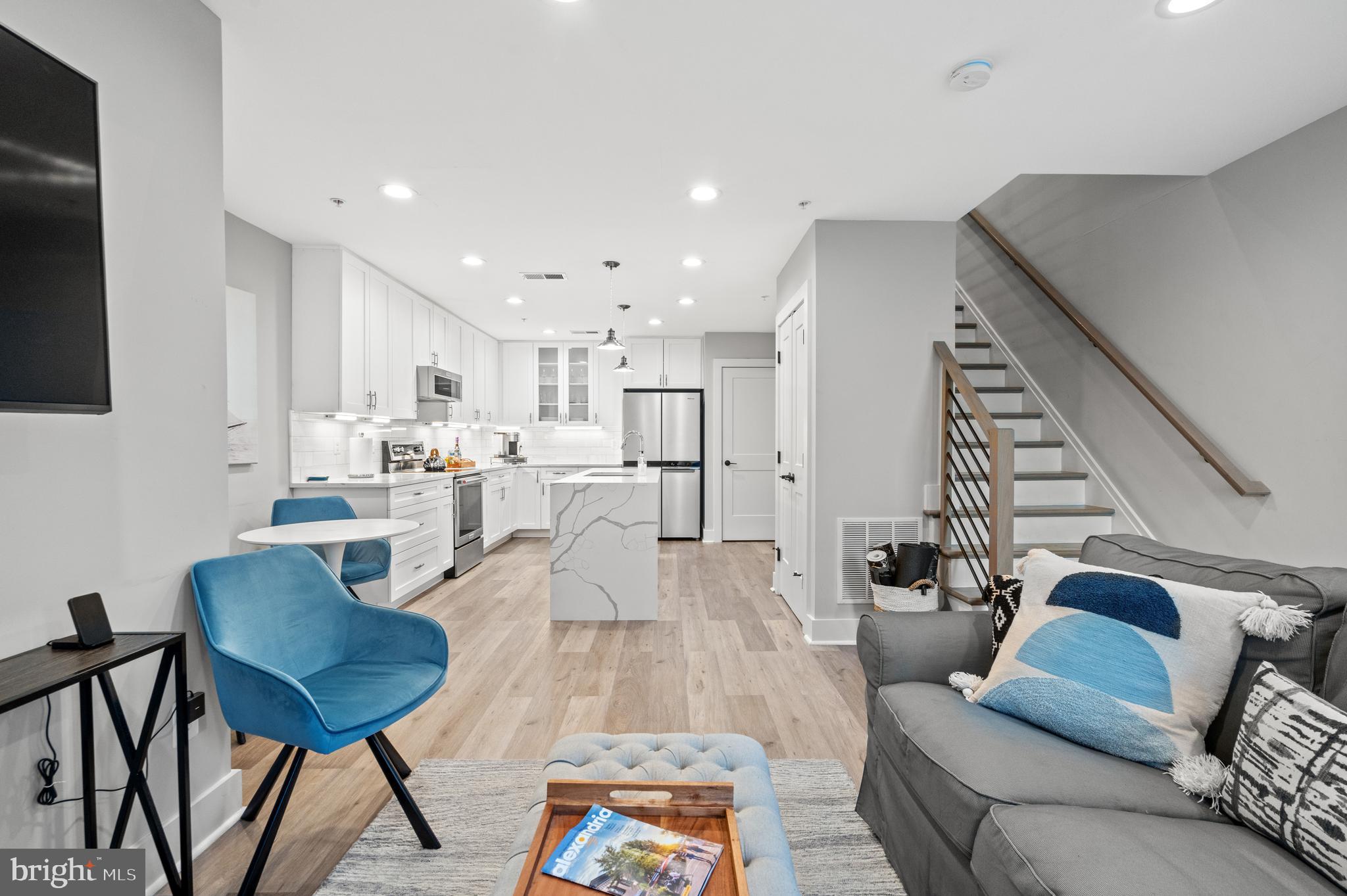 OLD TOWN - Commercial Sale