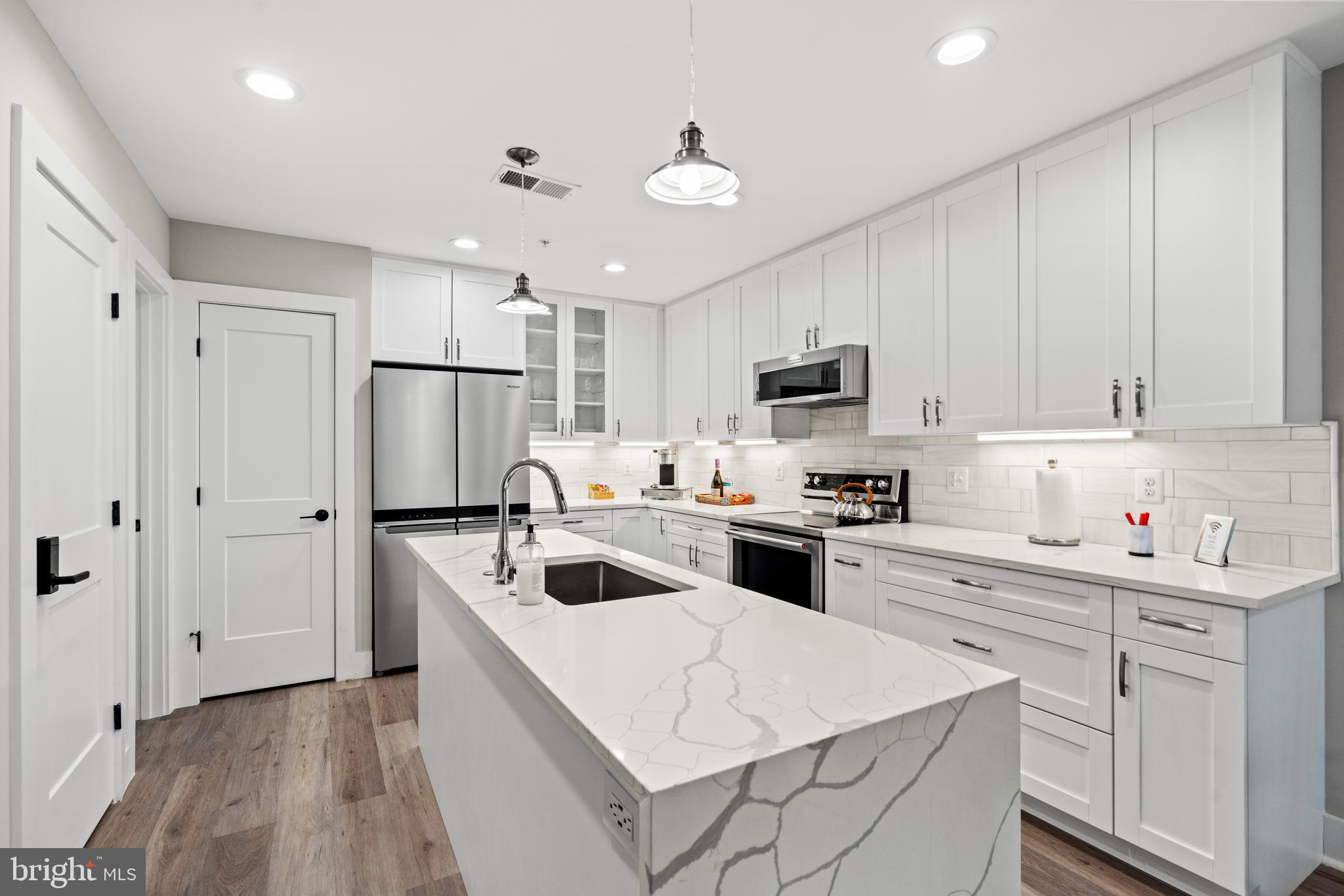 OLD TOWN - Commercial Sale