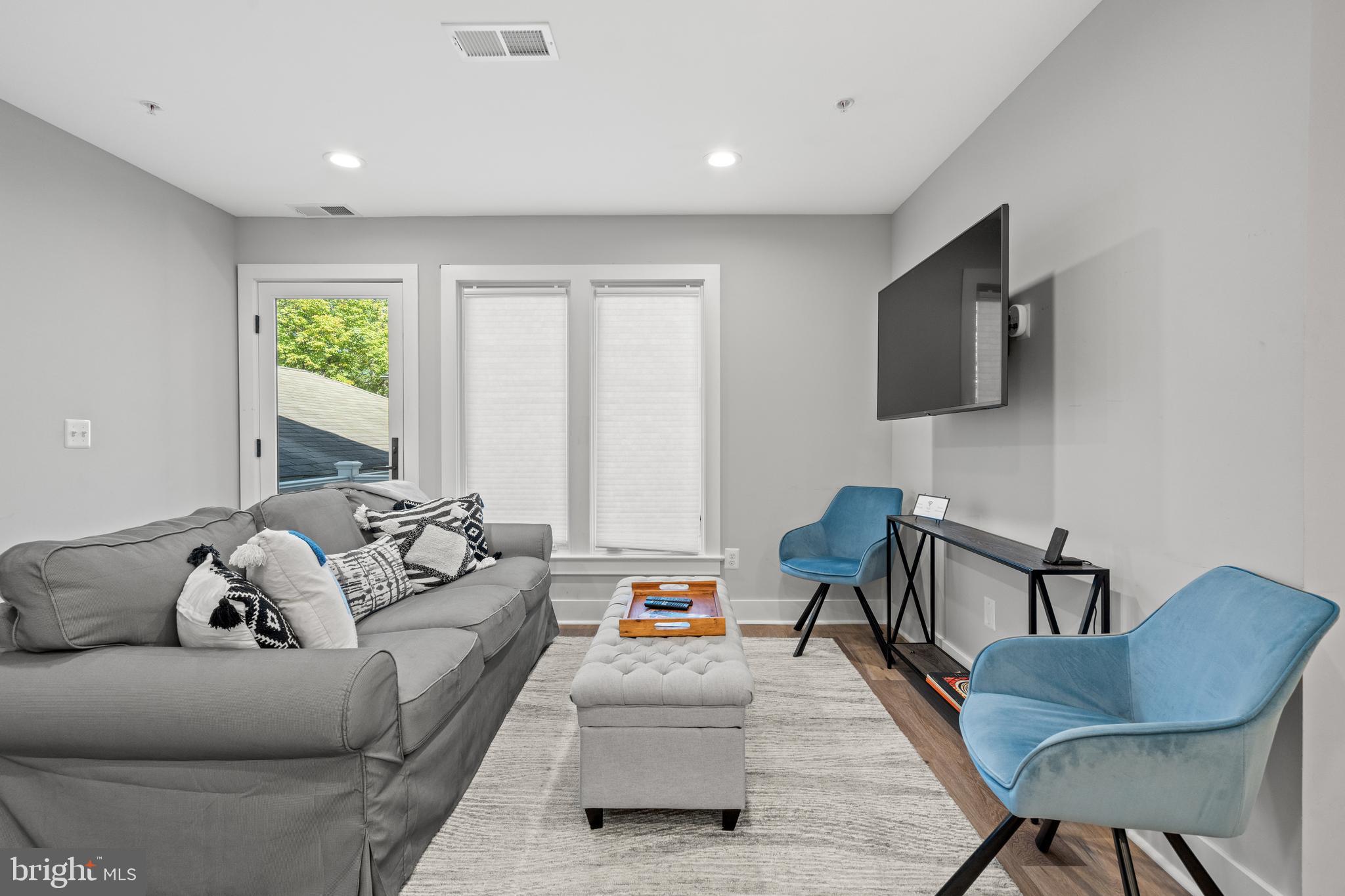 OLD TOWN - Commercial Sale