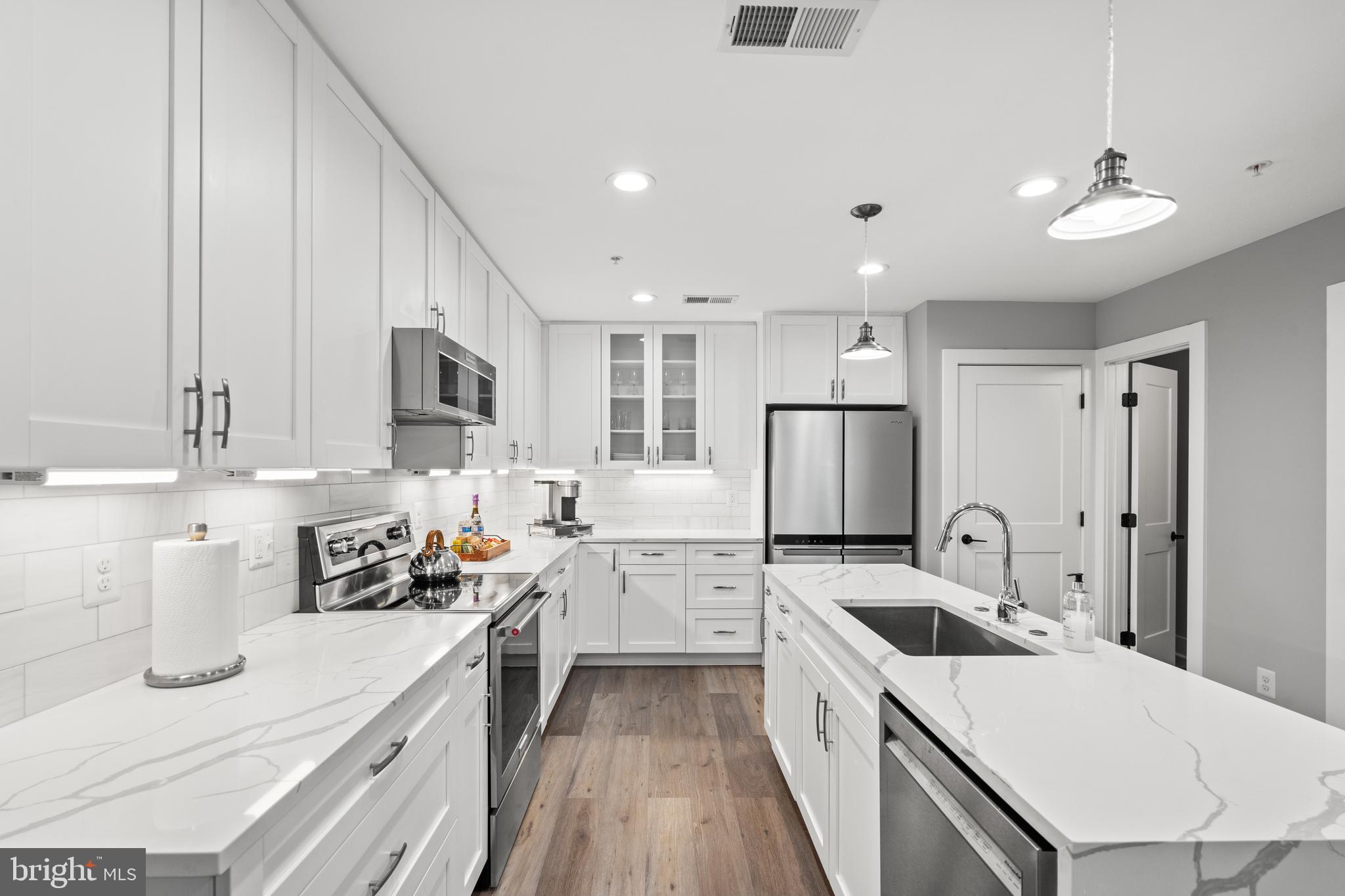 OLD TOWN - Commercial Sale