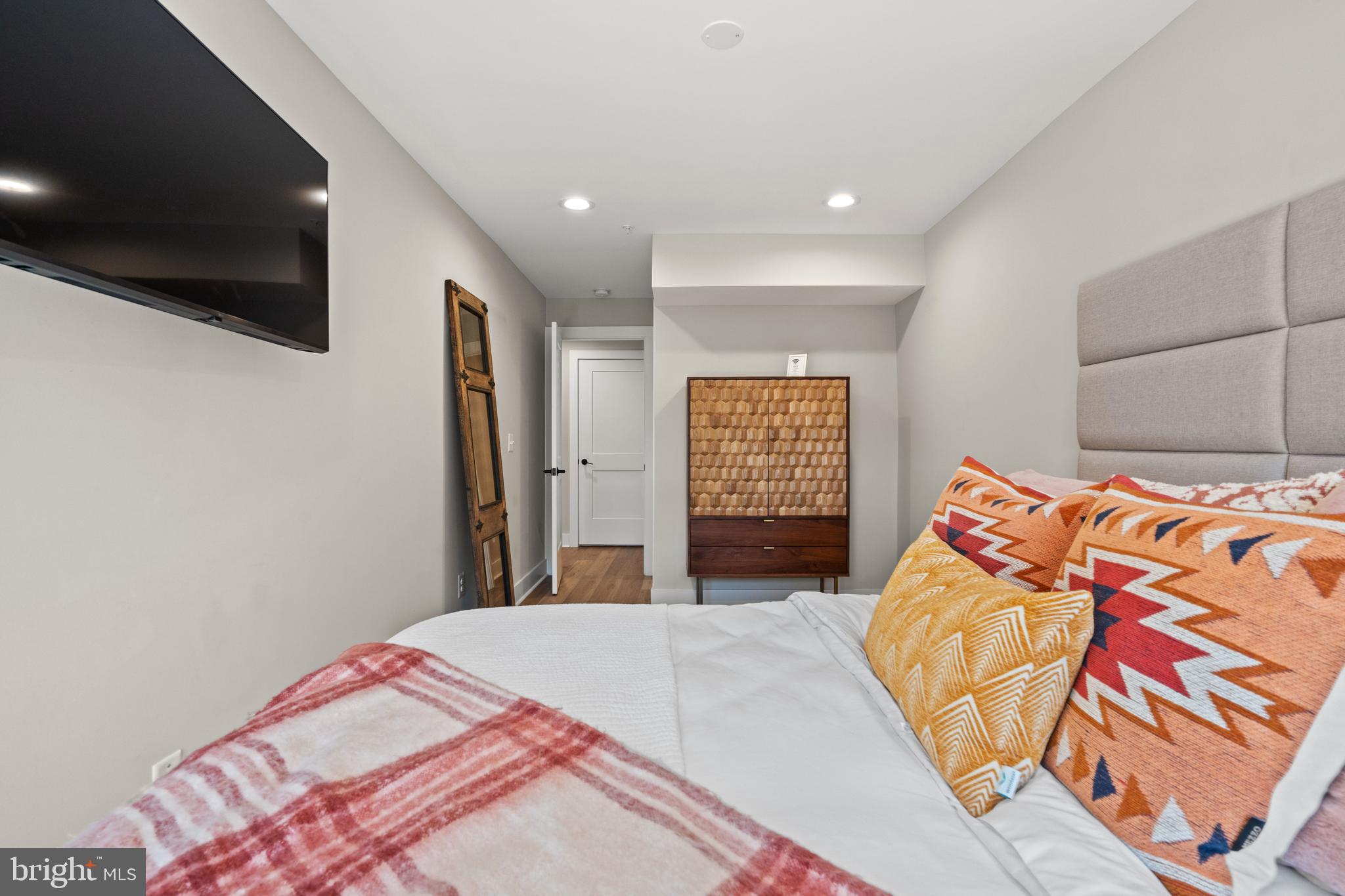 OLD TOWN - Commercial Sale