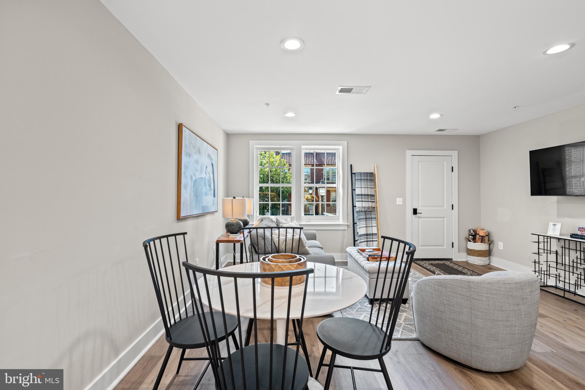 OLD TOWN - Commercial Sale