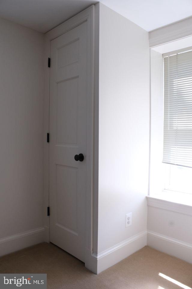 OLD TOWN - Commercial Sale