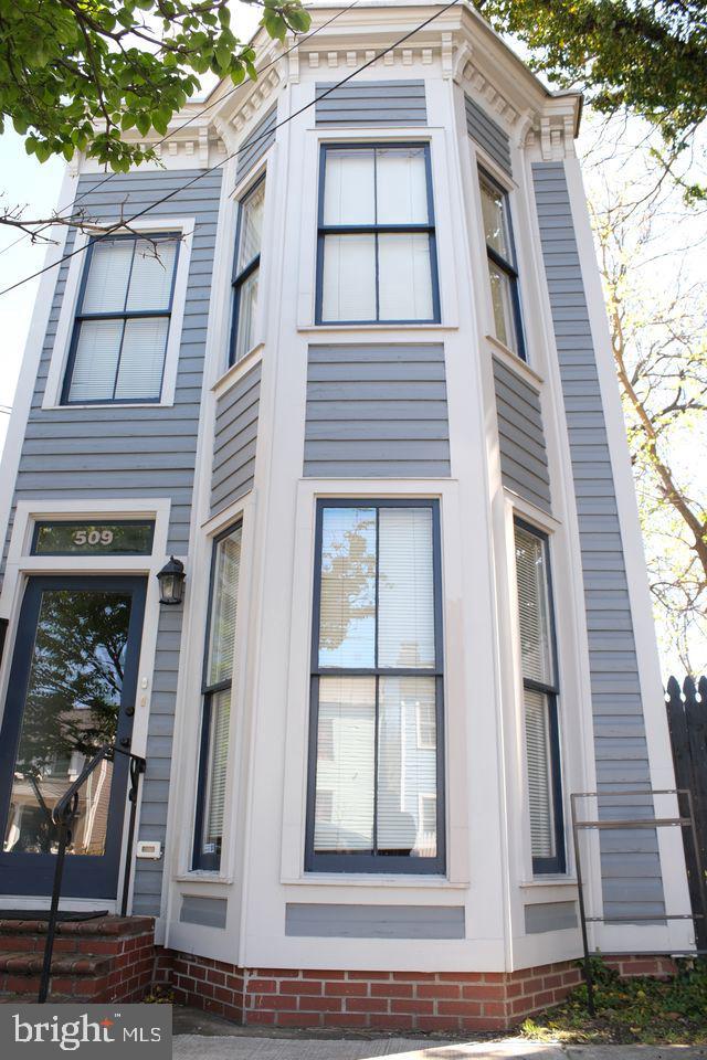 509 N ALFRED STREET N