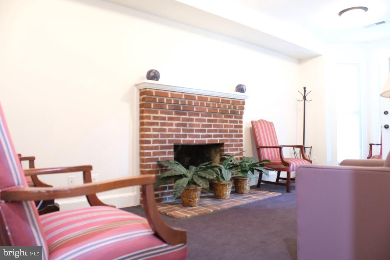 OLD TOWN - Commercial Sale