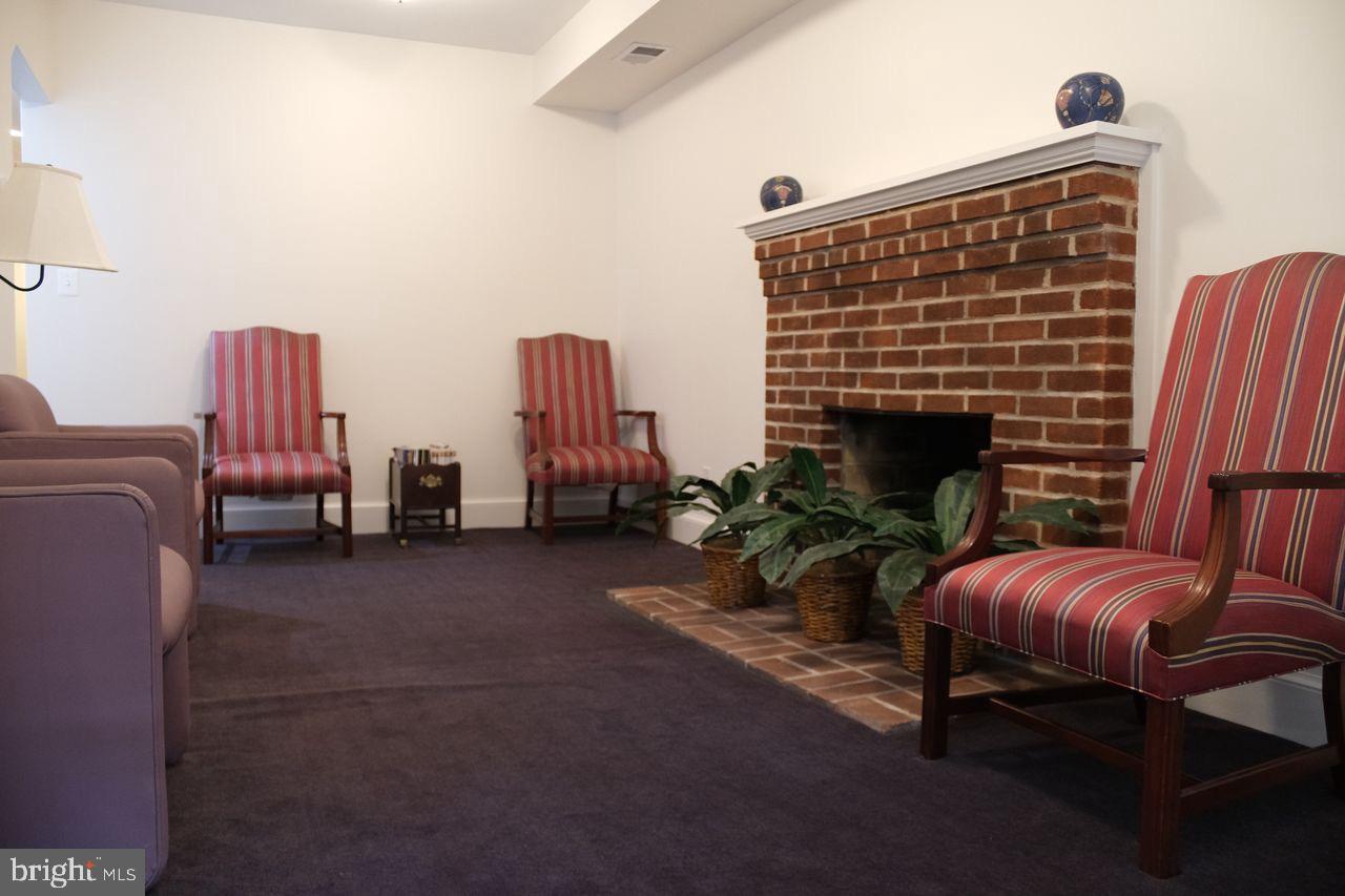 OLD TOWN - Commercial Sale