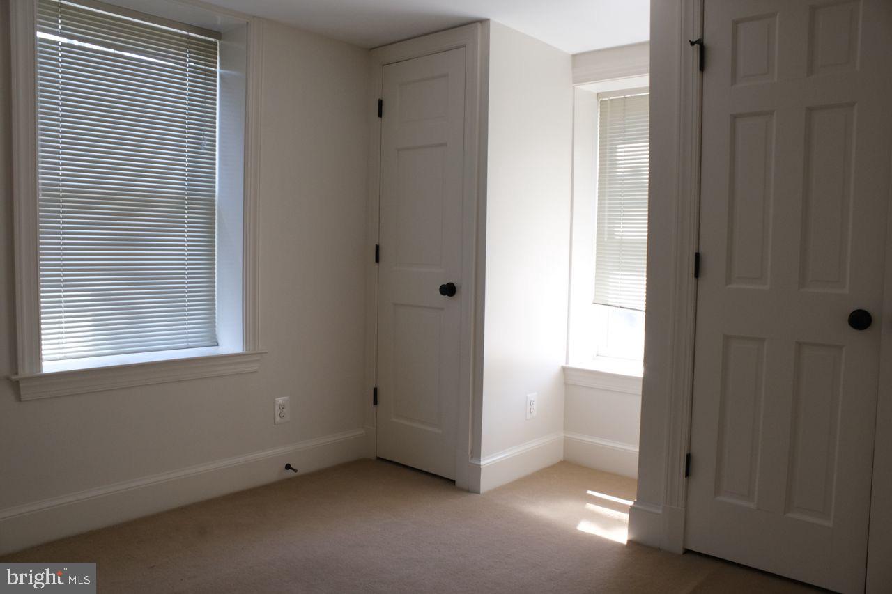 OLD TOWN - Commercial Sale